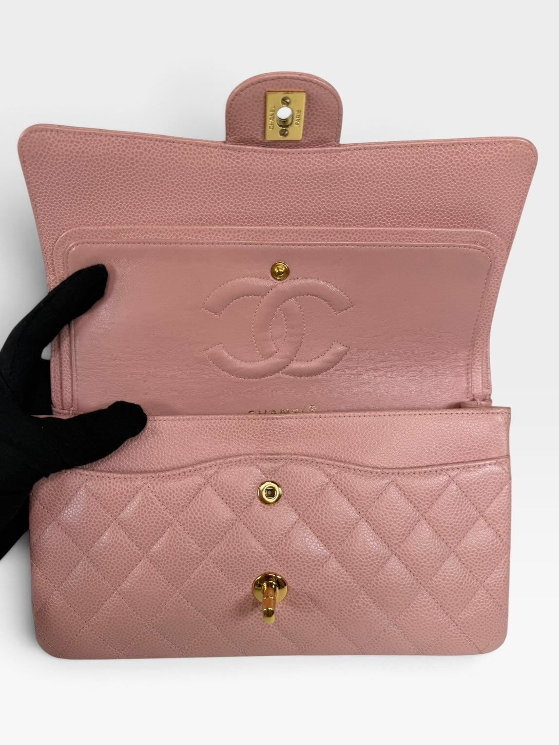 *RARE* Chanel Vintage Medium Classic Double Flap In Pink Caviar Leather With 24Kt Gold Hardware, authentic and preloved in overall excellent condition 100% guarantee.