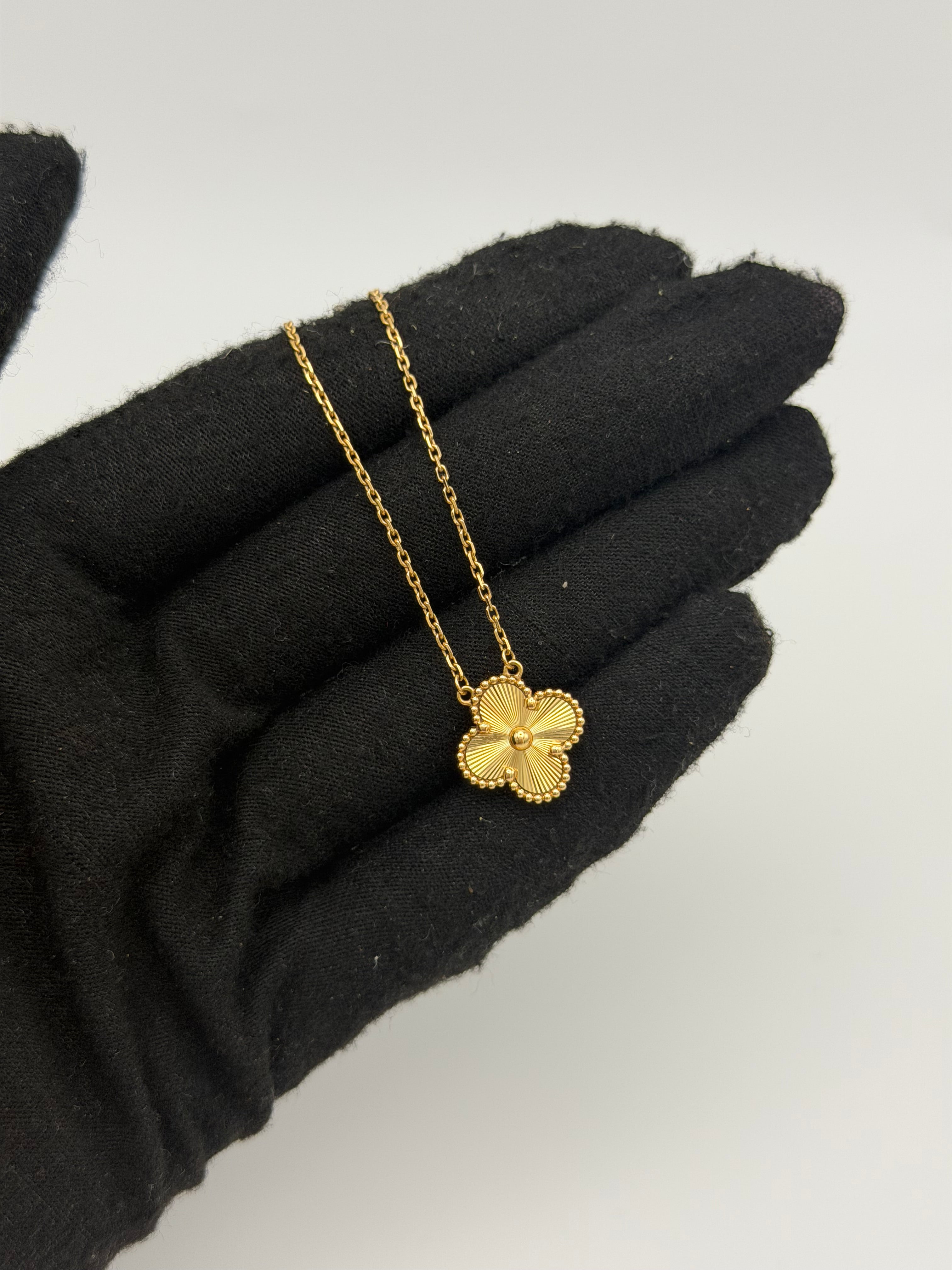 Van Cleef & Arpels Vintage Alhambra In 18ct Gold Pendant