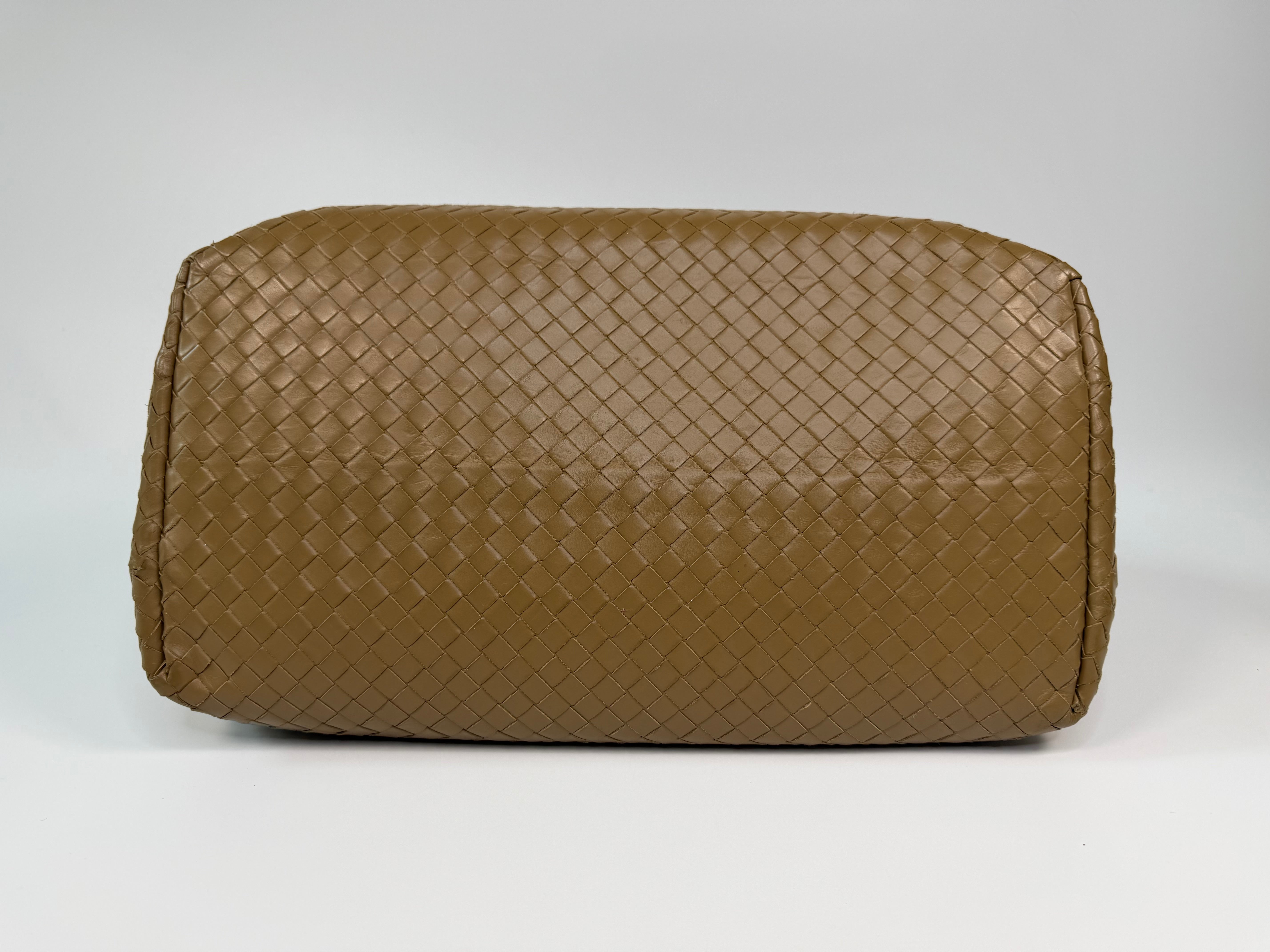Bottega Veneta Medium Roma Tote Beige Leather Gunmetal Hardware. Authentic and preloved in very good condition.