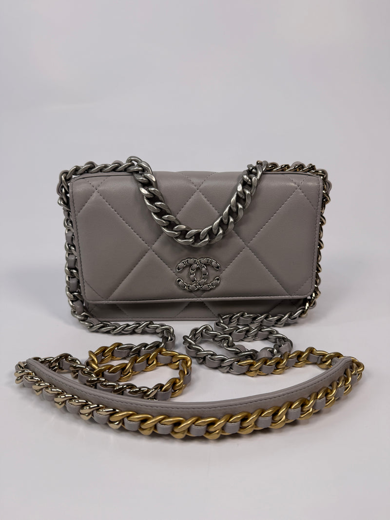 Chanel 19 Wallet On Chain