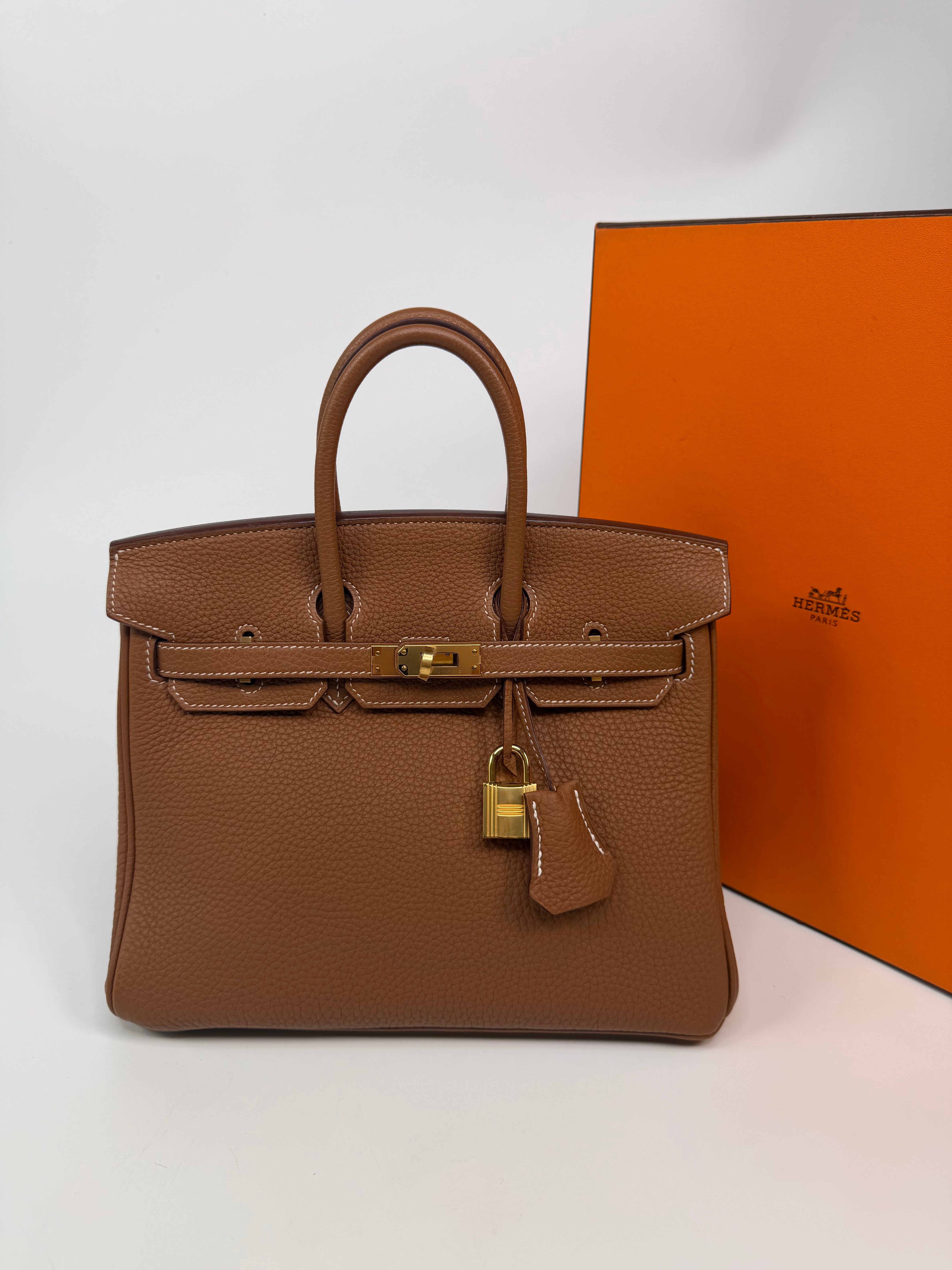 Hermès Birkin 25 In Gold Togo Leather With Gold Hardware. 100% authentic and preloved in excellent condition