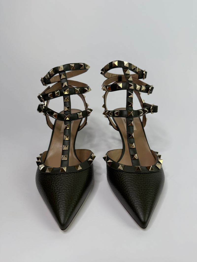 Valentino Garavani Rockstud Pumps (Size 37/UK4)