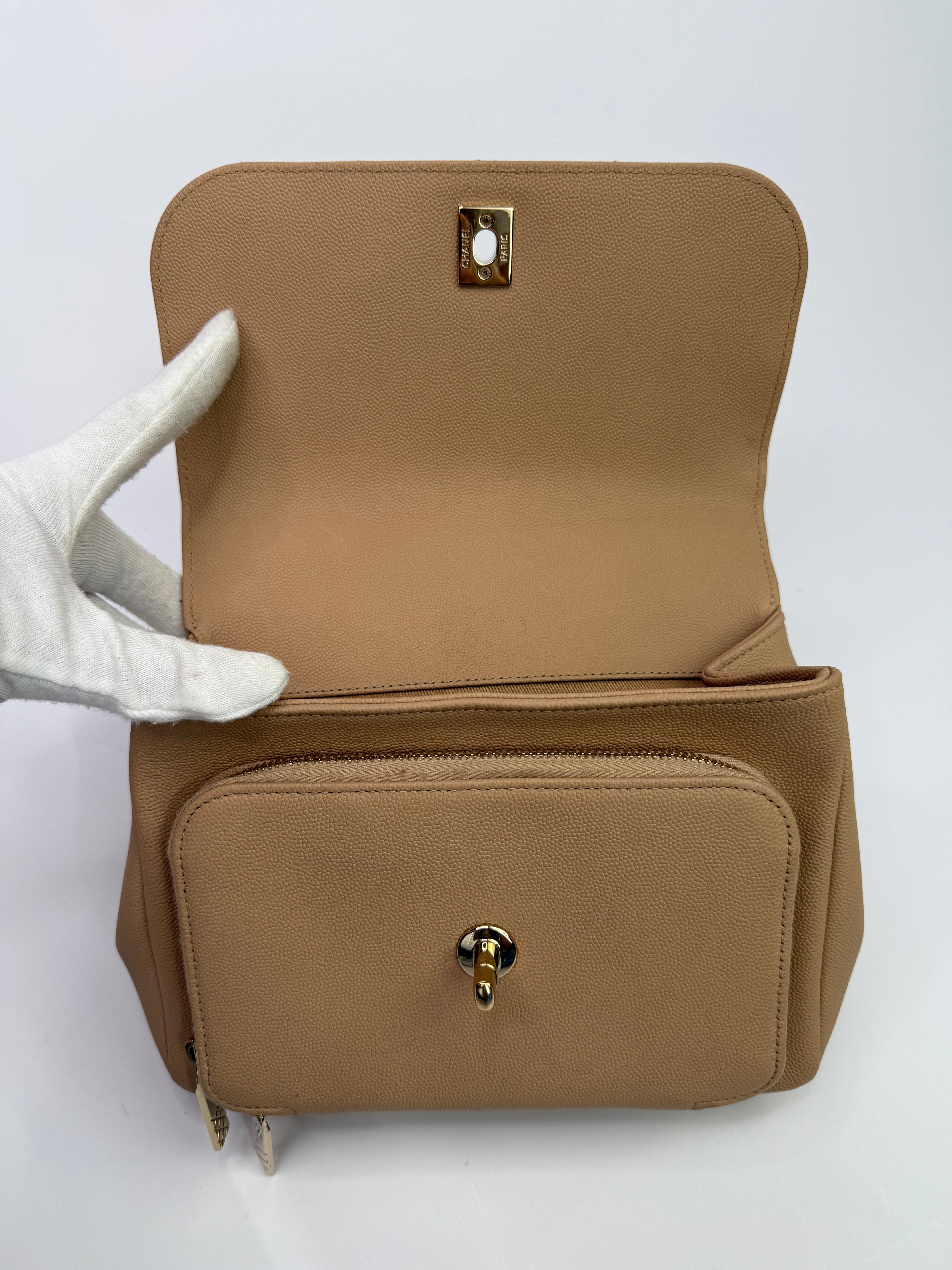 Chanel Small Business Affinity Bag
Pre Loved & Authentic 