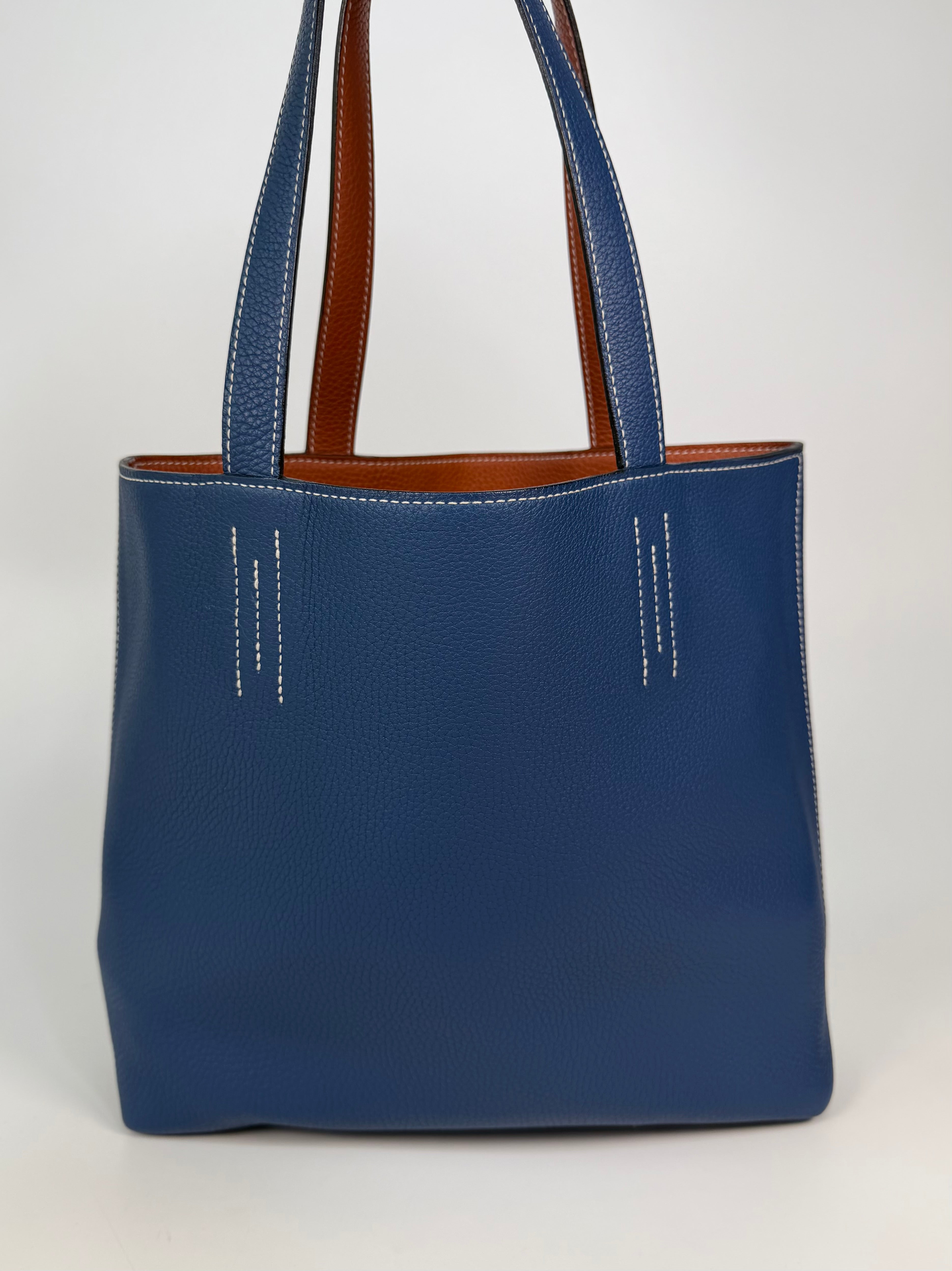 Hermès Double Sens In Bleu Leather
Authentic Pre Loved Verified by Luxe Cheshire Trusted Designer resale