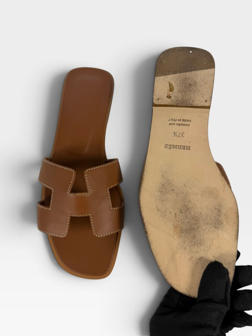 Hermès Oran Sandals in Gold (Size 37.5 /UK 4.5) 100% authentic and preloved in excellent condition