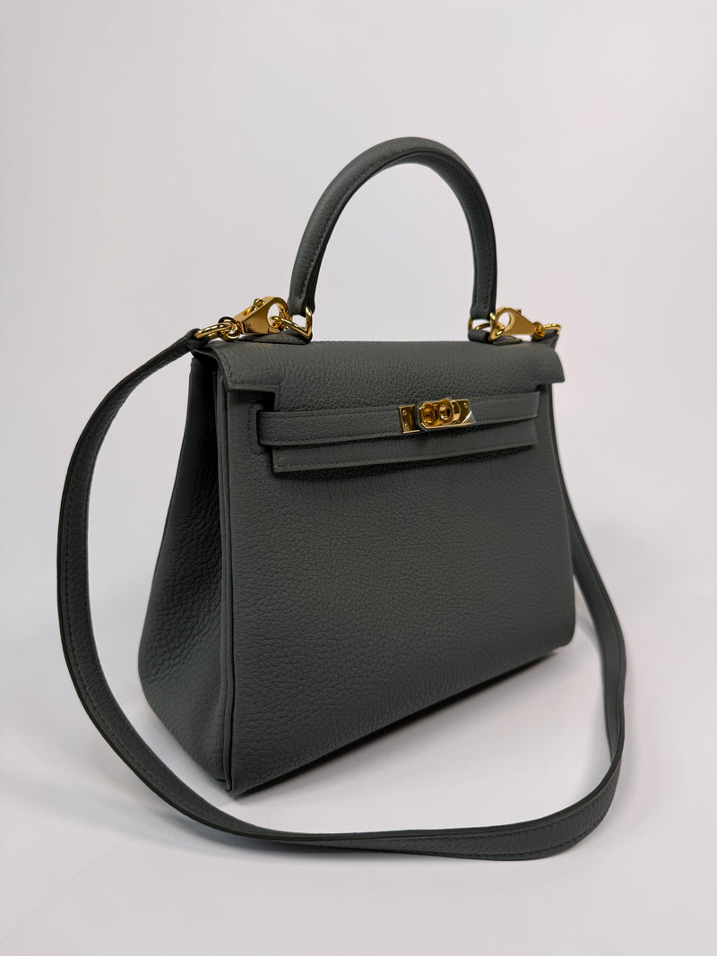 Hermès Kelly 25 In Vert Amande Togo Leather With GHW