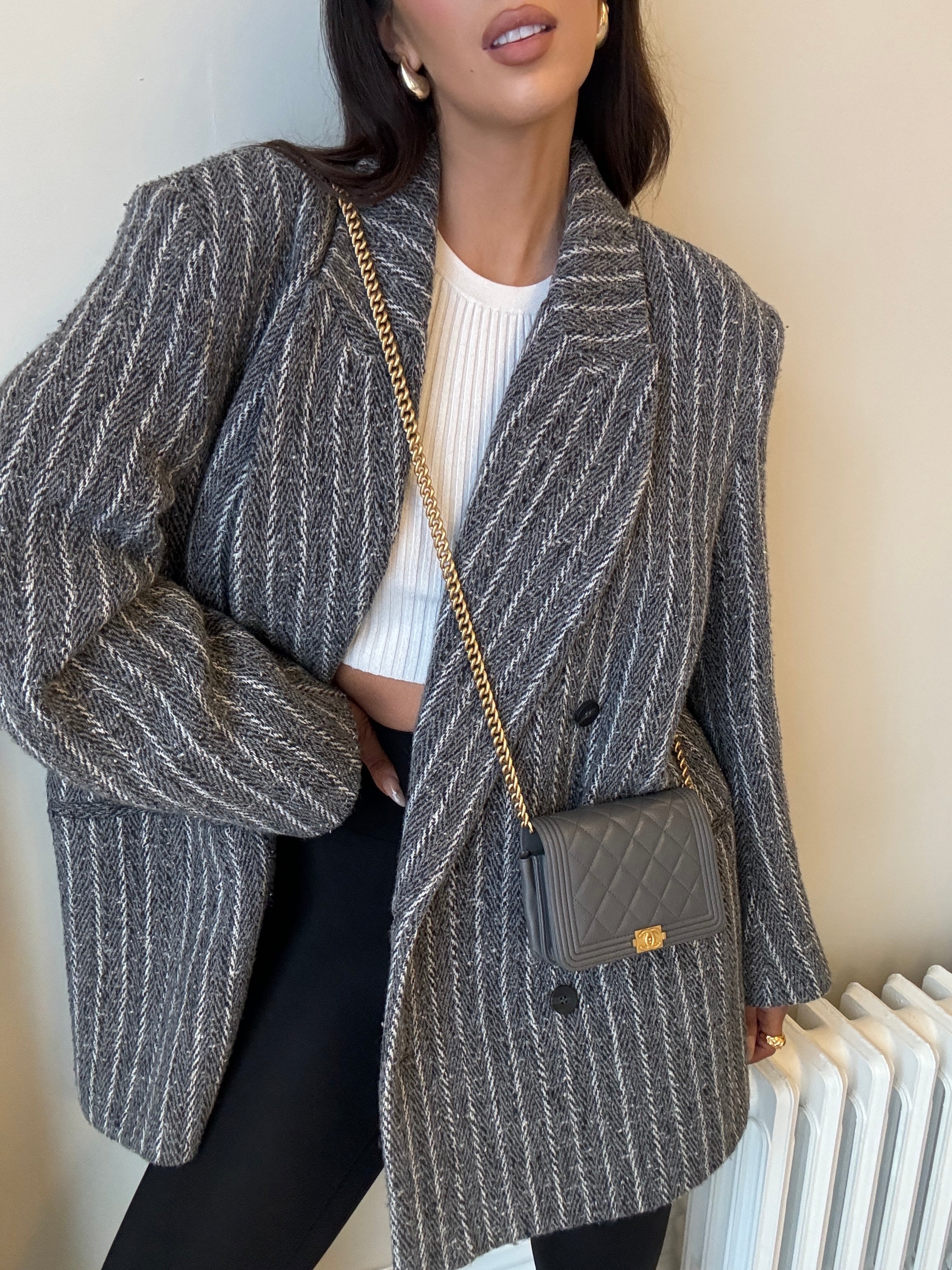 Chanel Boy Square Wallet On Chain In Grey Caviar Gold Hardware
Pre Loved & Authentic 