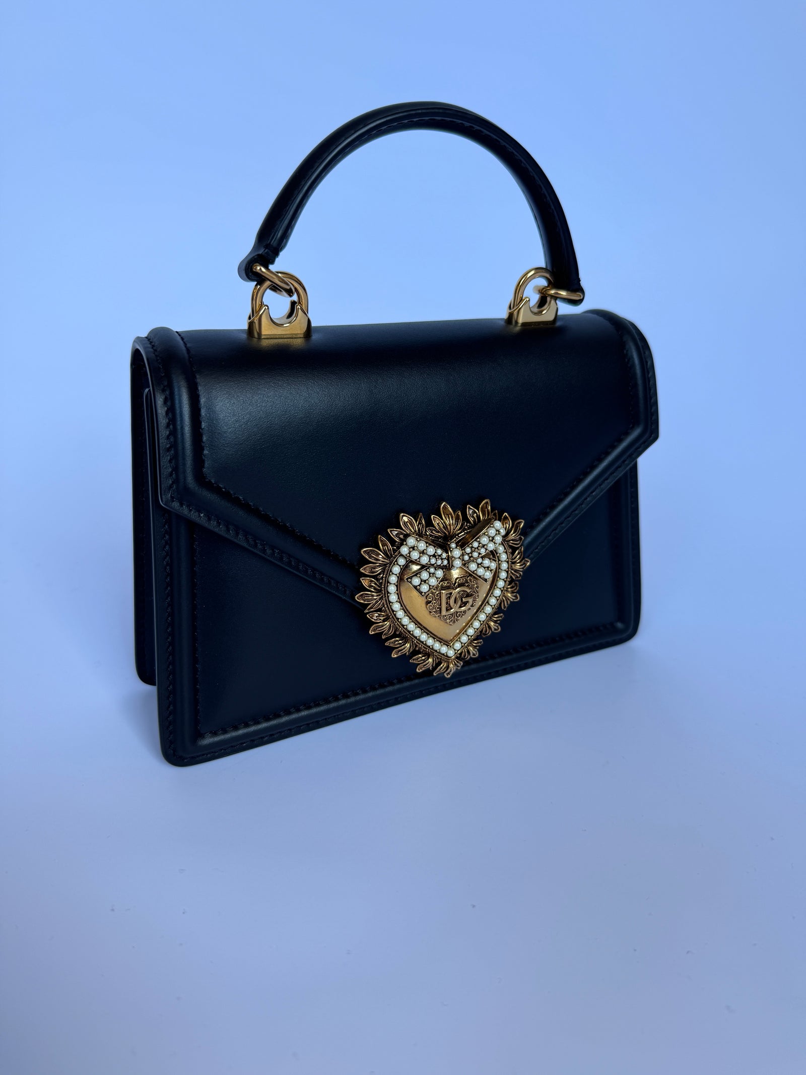 新品・未使用品）ドルチェ アンド ガッバーナ DOLCE&GABBANA Devotion デヴォーション スモール チェーン ショルダーバッグ  カーフ NERO 黒 BB7378 箱 : 200007382019 : ブランドシティ - 通販 - Yahoo!ショッピング