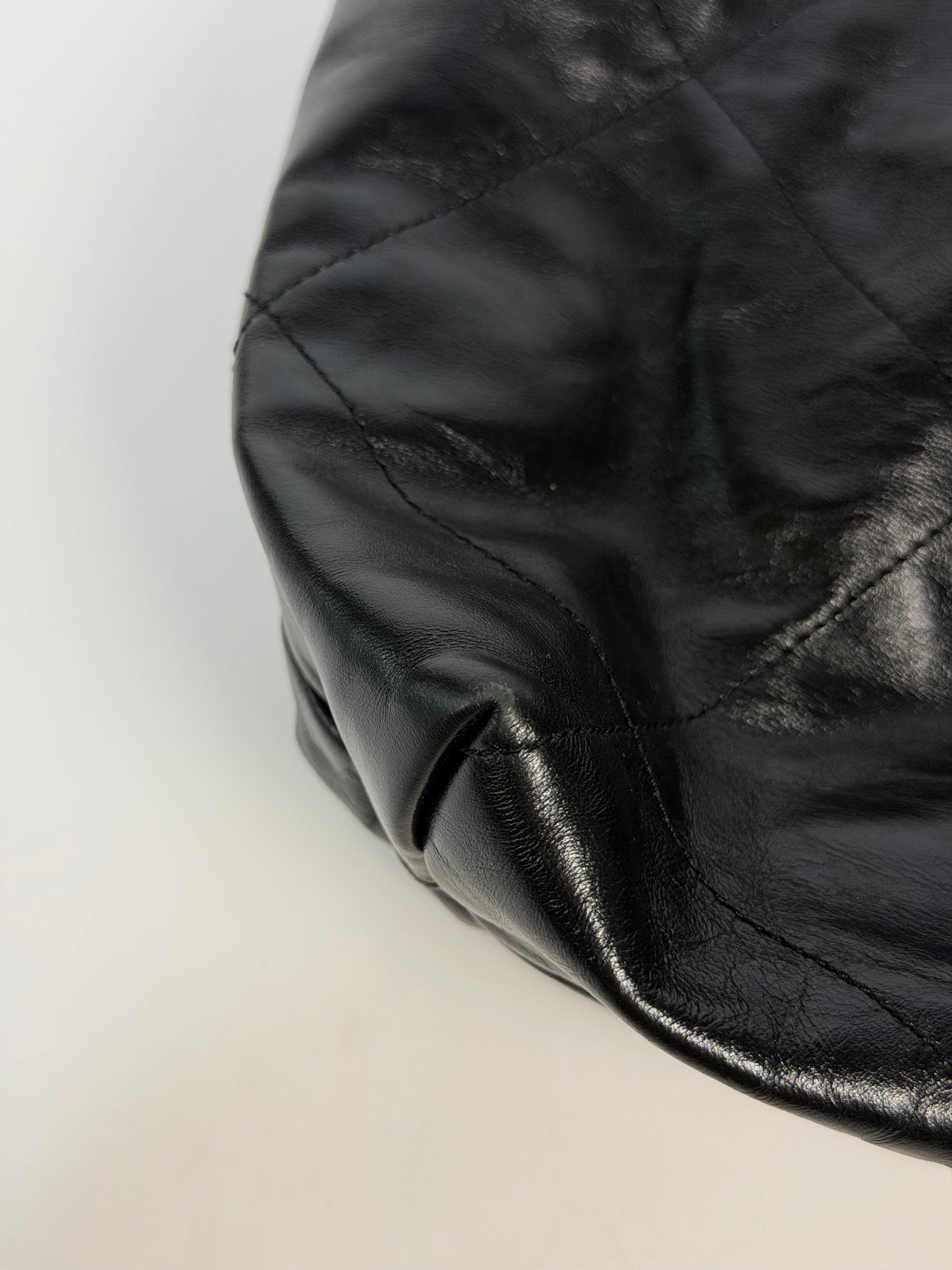 Chanel 22 In Black Calfskin Leather With Gold Hardware