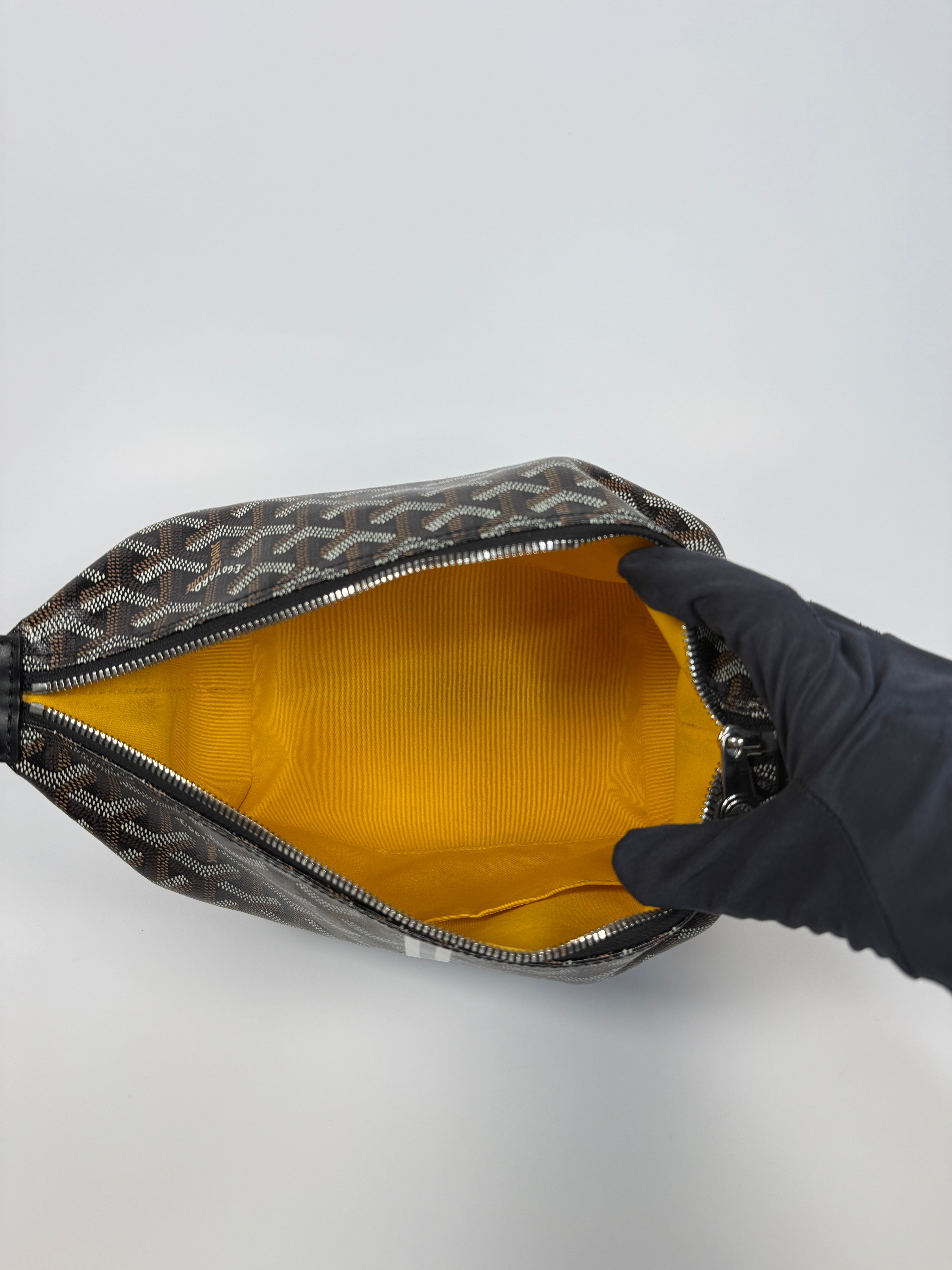 Goyard Toiletry Bowling 26 In Black and Tan Authentic Excellent Condition.