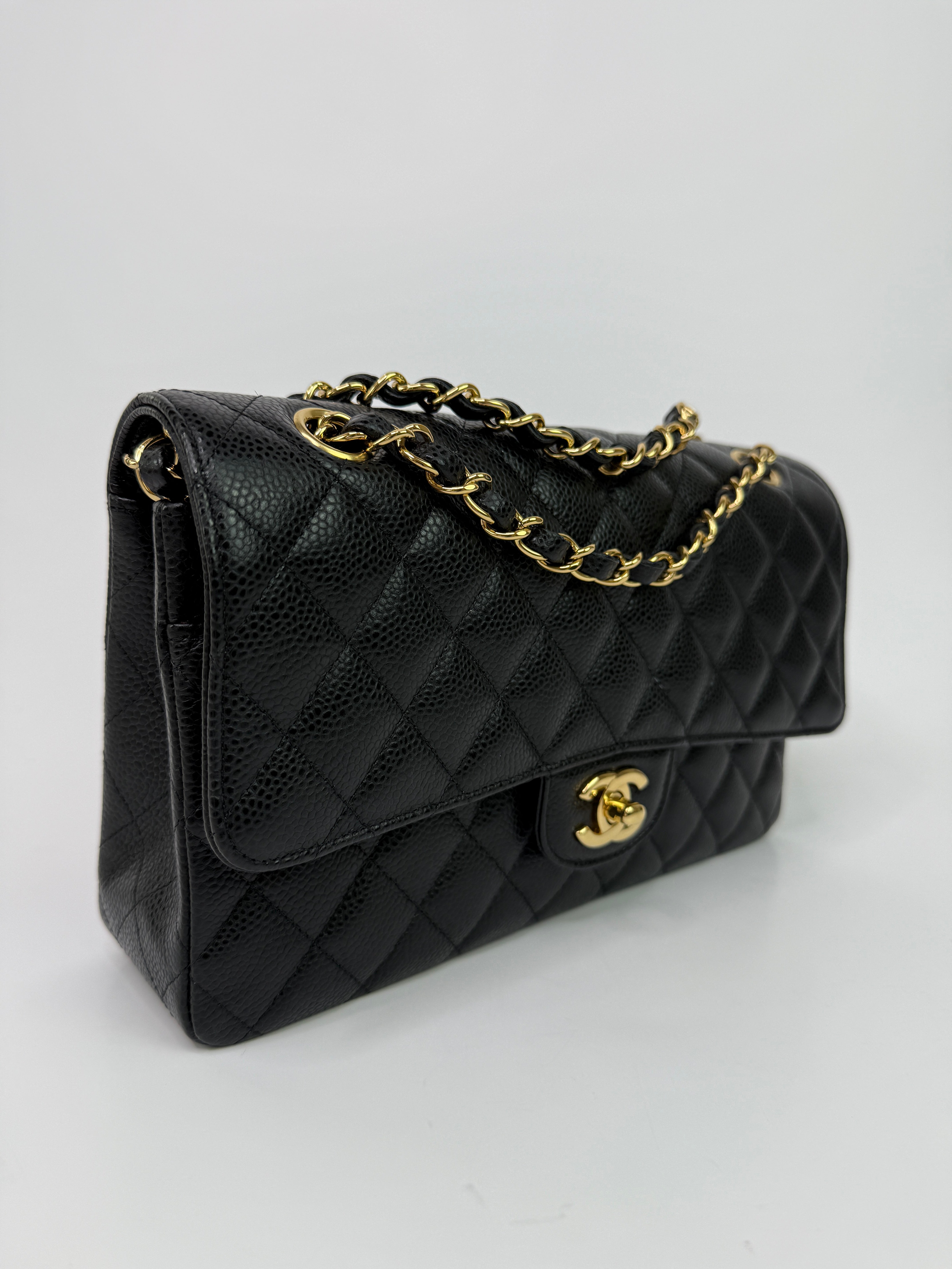Chanel Medium Classic Double Flap Black Caviar With GHW