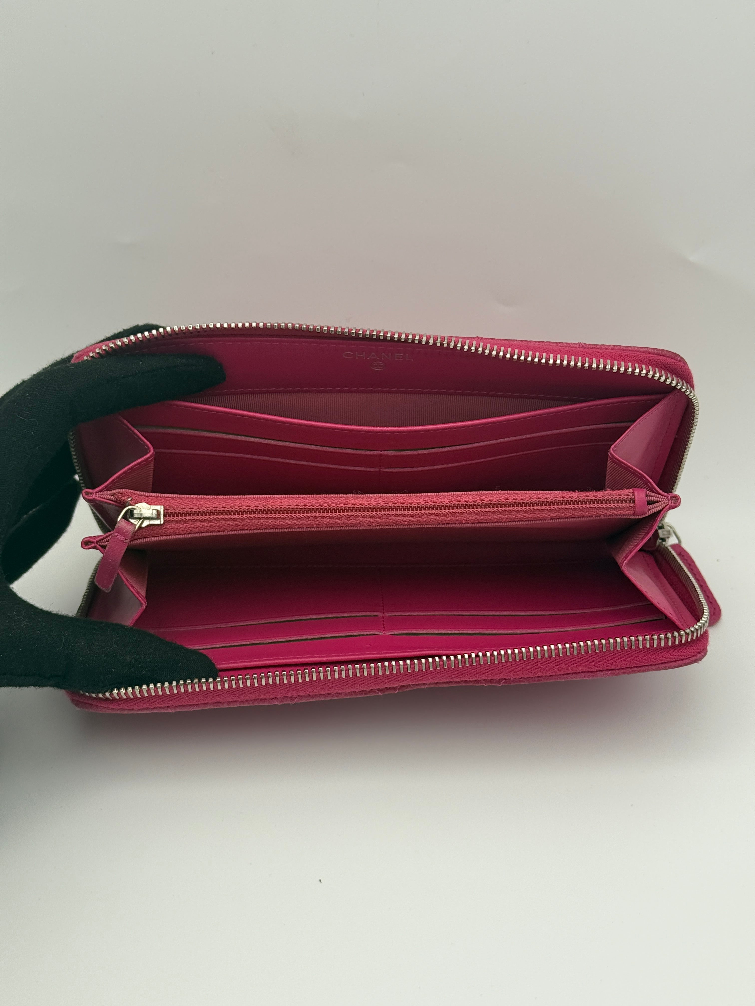 Chanel Classic Pink Caviar Leather Zip Wallet With Silver Hardware Good Condition. Authentic and preloved. 100% Authenticity Guarantee 