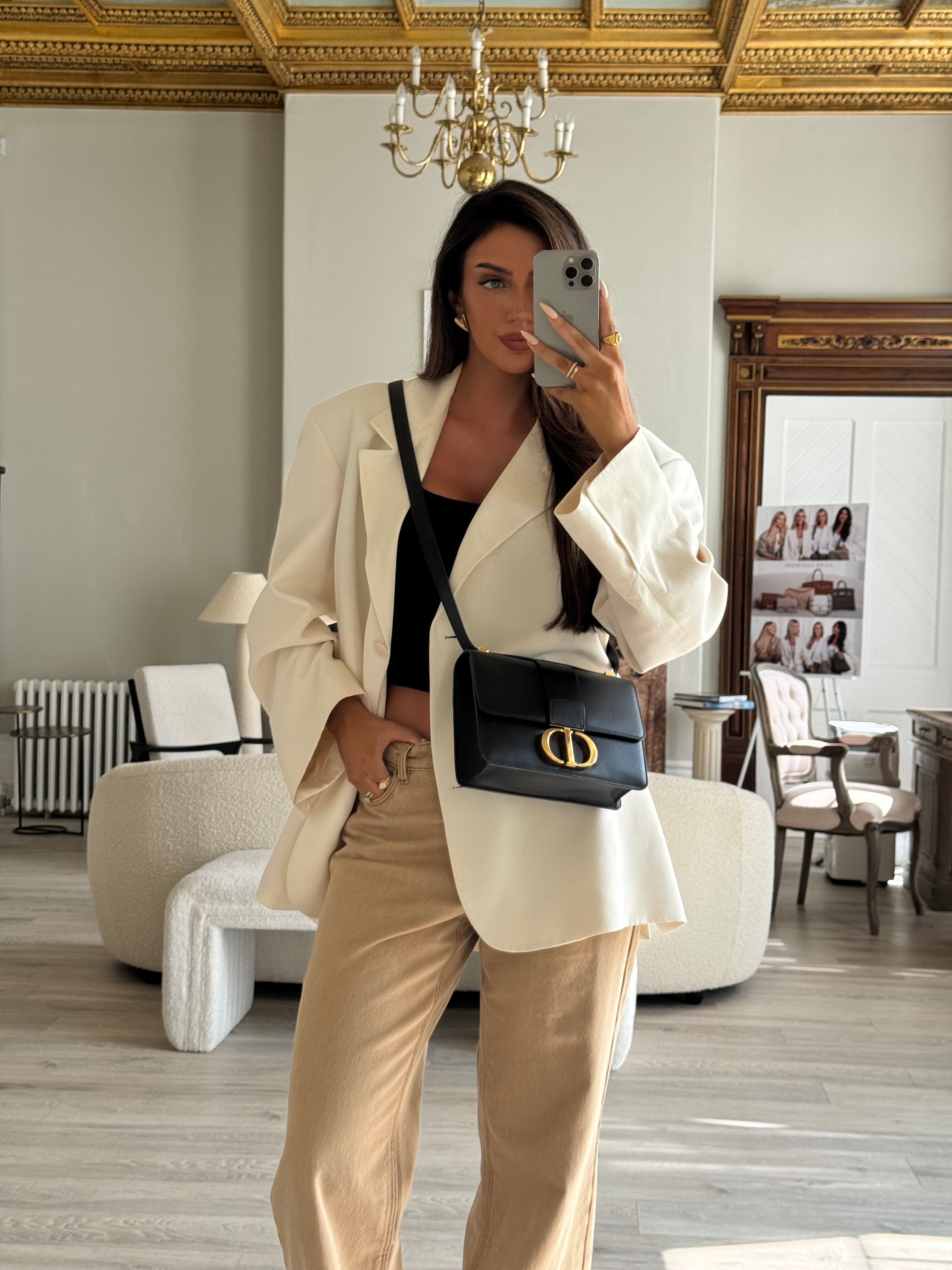 Christian Dior 30 Montaigne Bag
Pre Loved & Authentic 