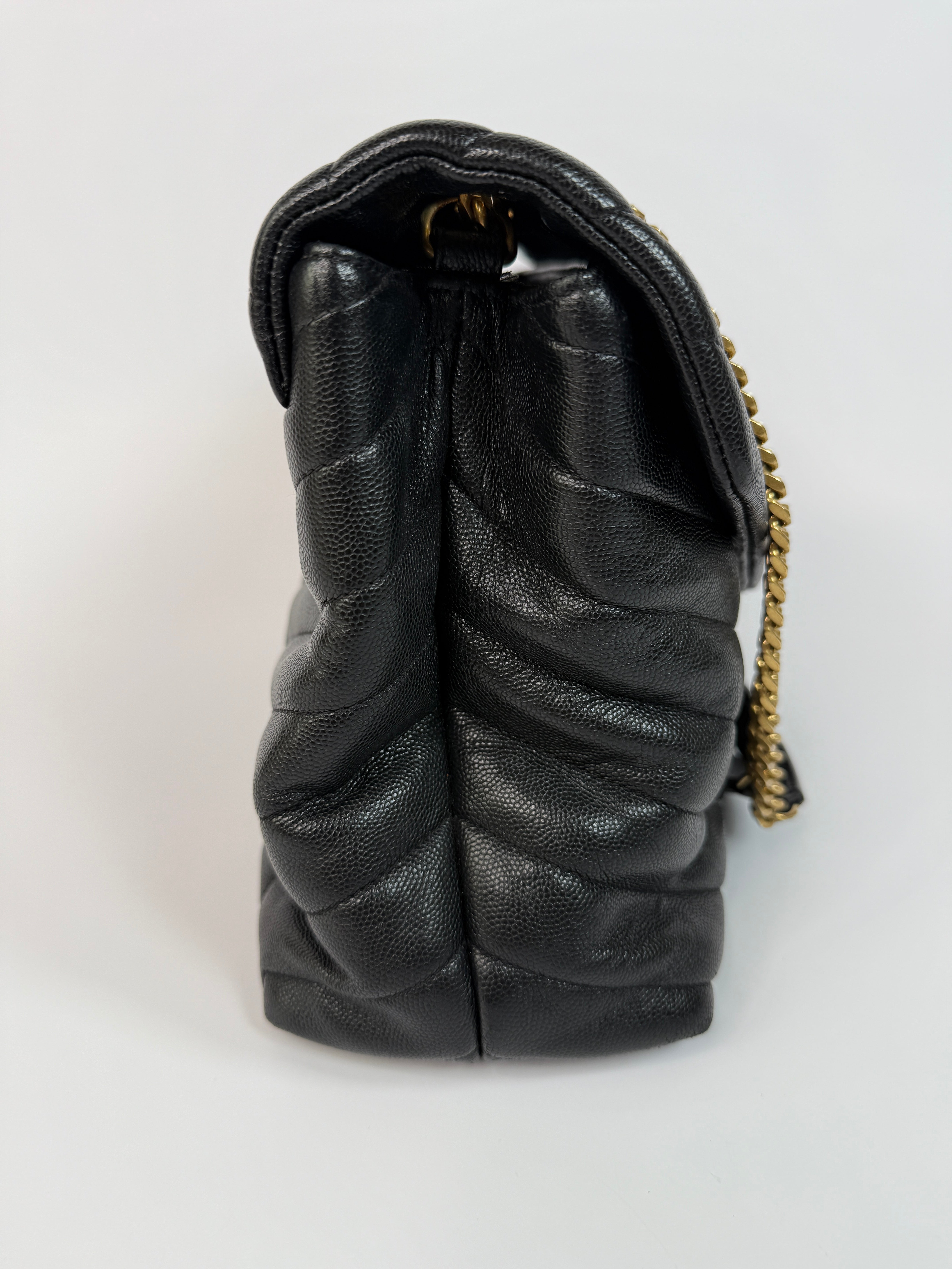 Saint Laurent Medium Grain De Poudre Loulou Shoulder Bag