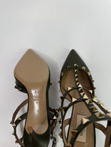 Valentino Garavani Rockstud Pumps (Size 37/UK4)