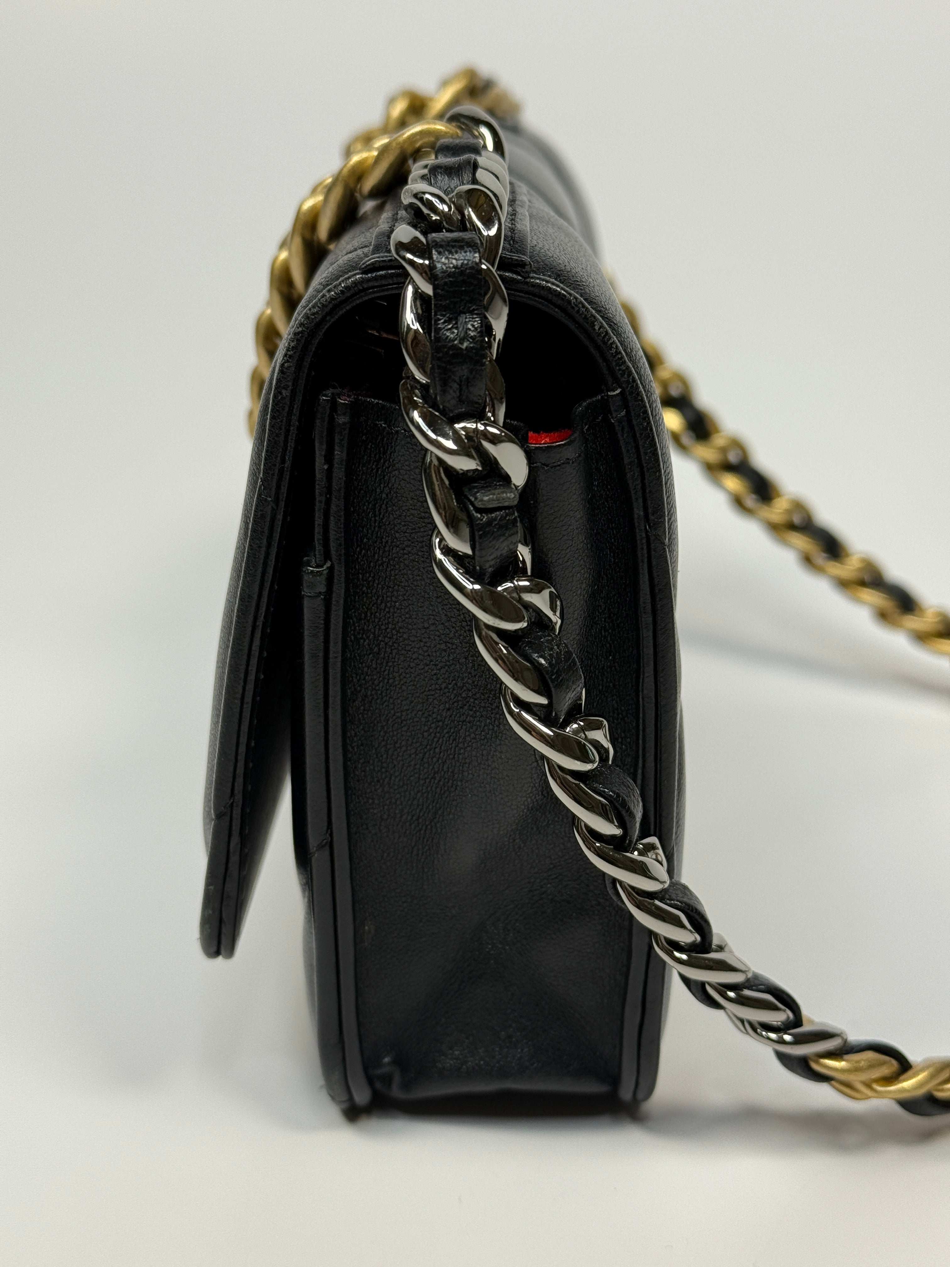 Chanel 19 Wallet On Chain In Black Lambskin With Mixed Metal Hardware. Excellent condition. Authentic and preloved.
