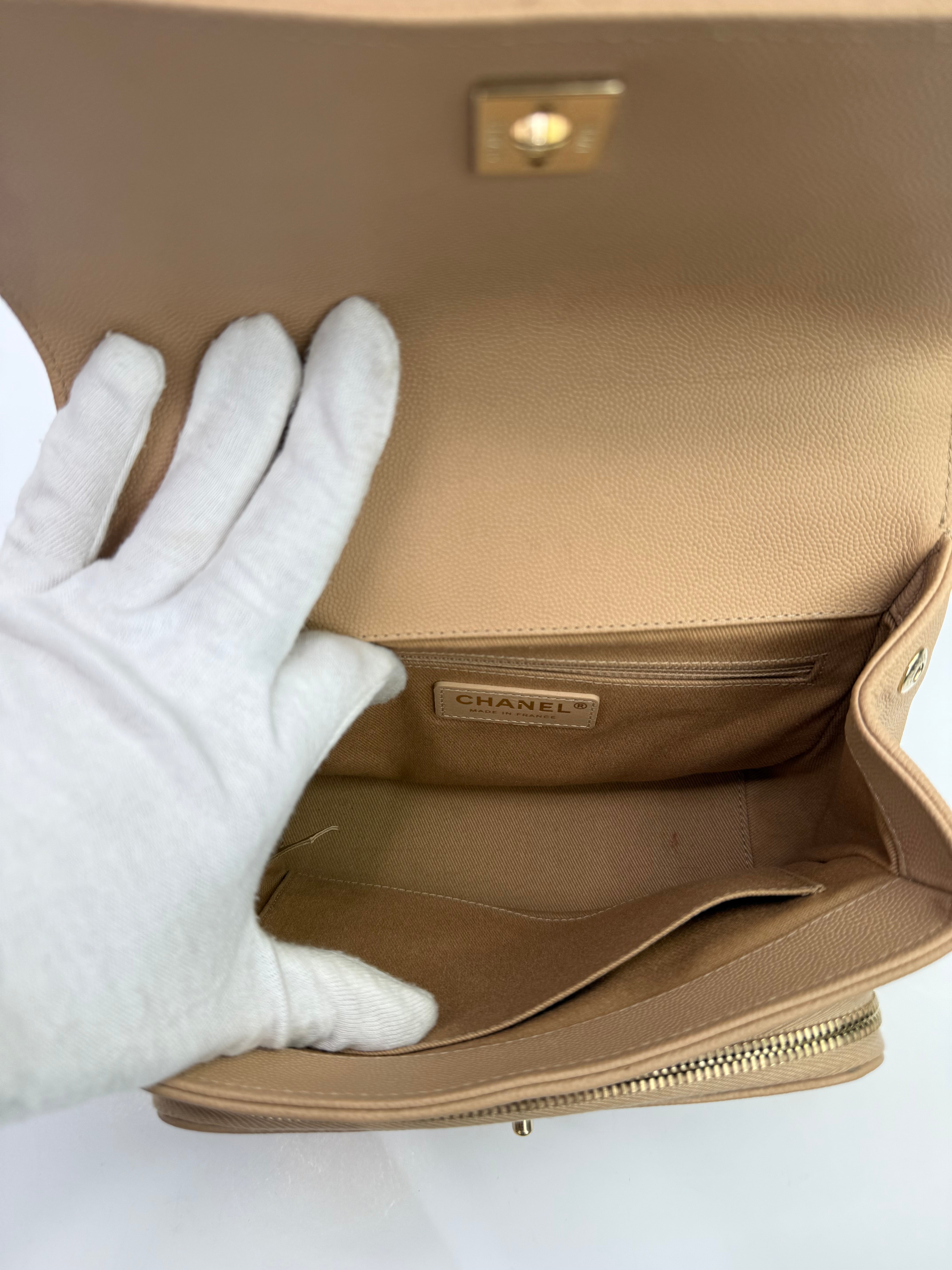 Chanel Small Business Affinity Bag
Pre Loved & Authentic 