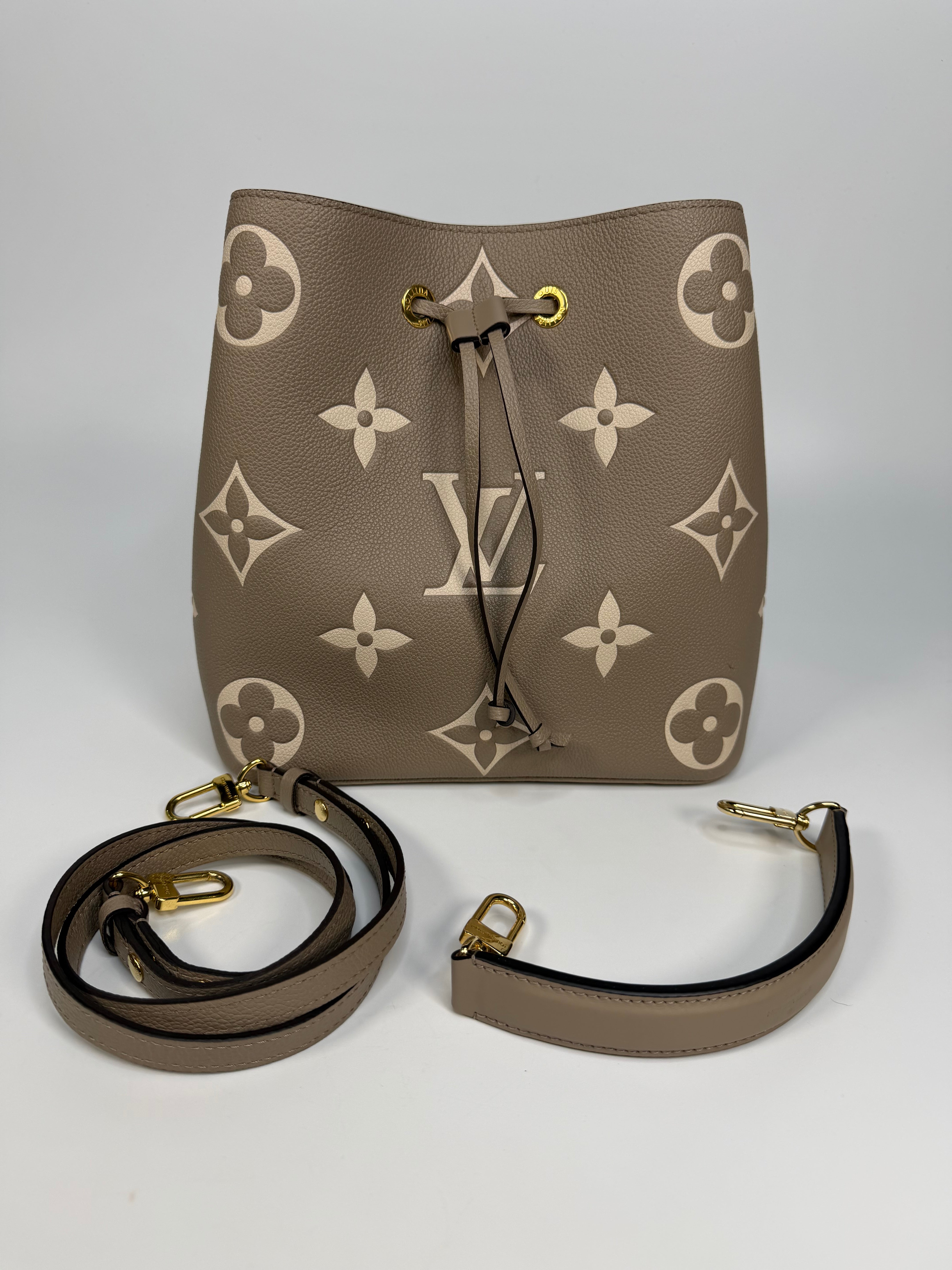 Louis Vuitton NéoNóe Bucket Bag MM Bi Colour Empereinte. Authentic and preloved in excellent condition. 