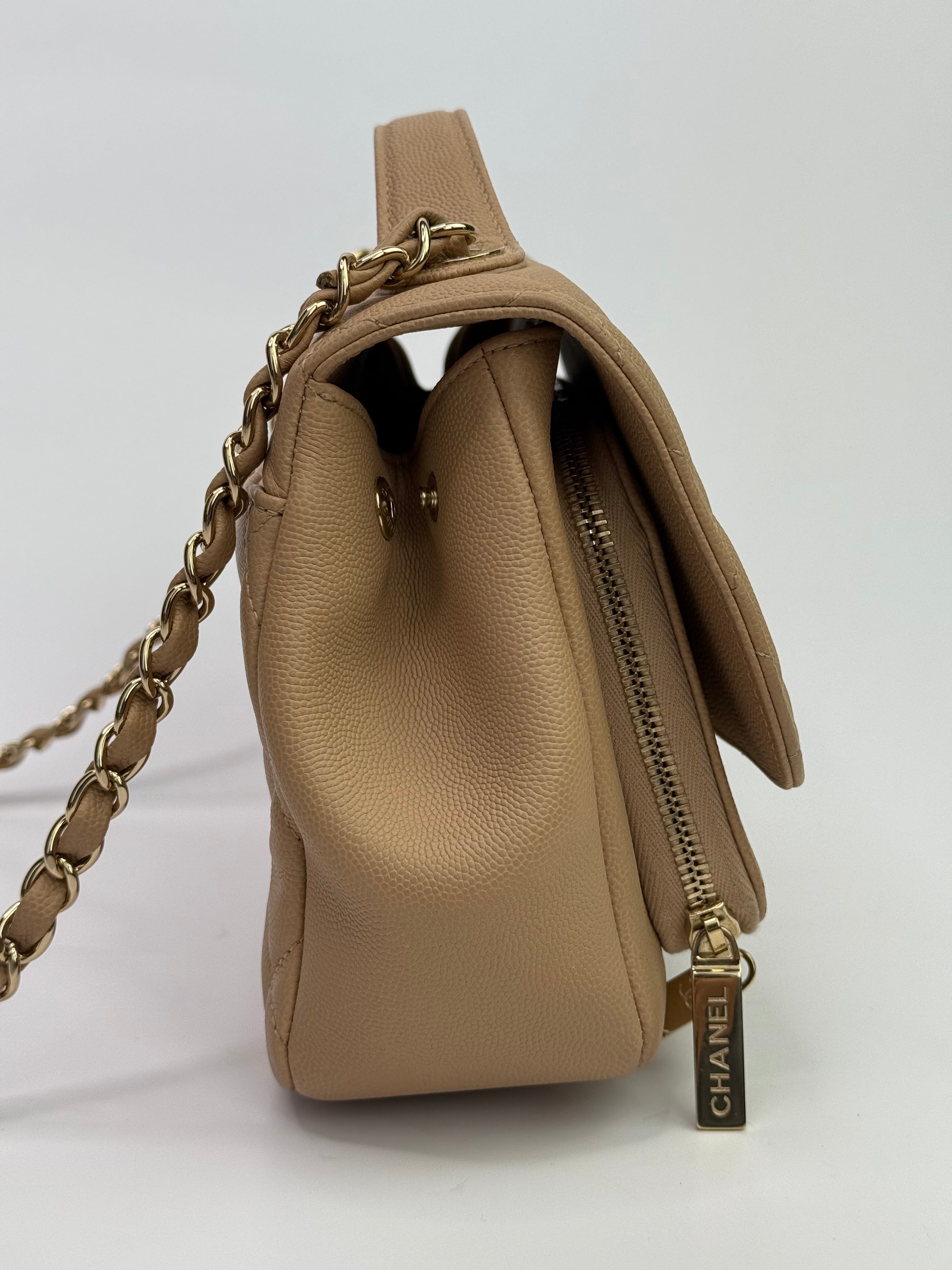 Chanel Small Business Affinity Bag
Pre Loved & Authentic 