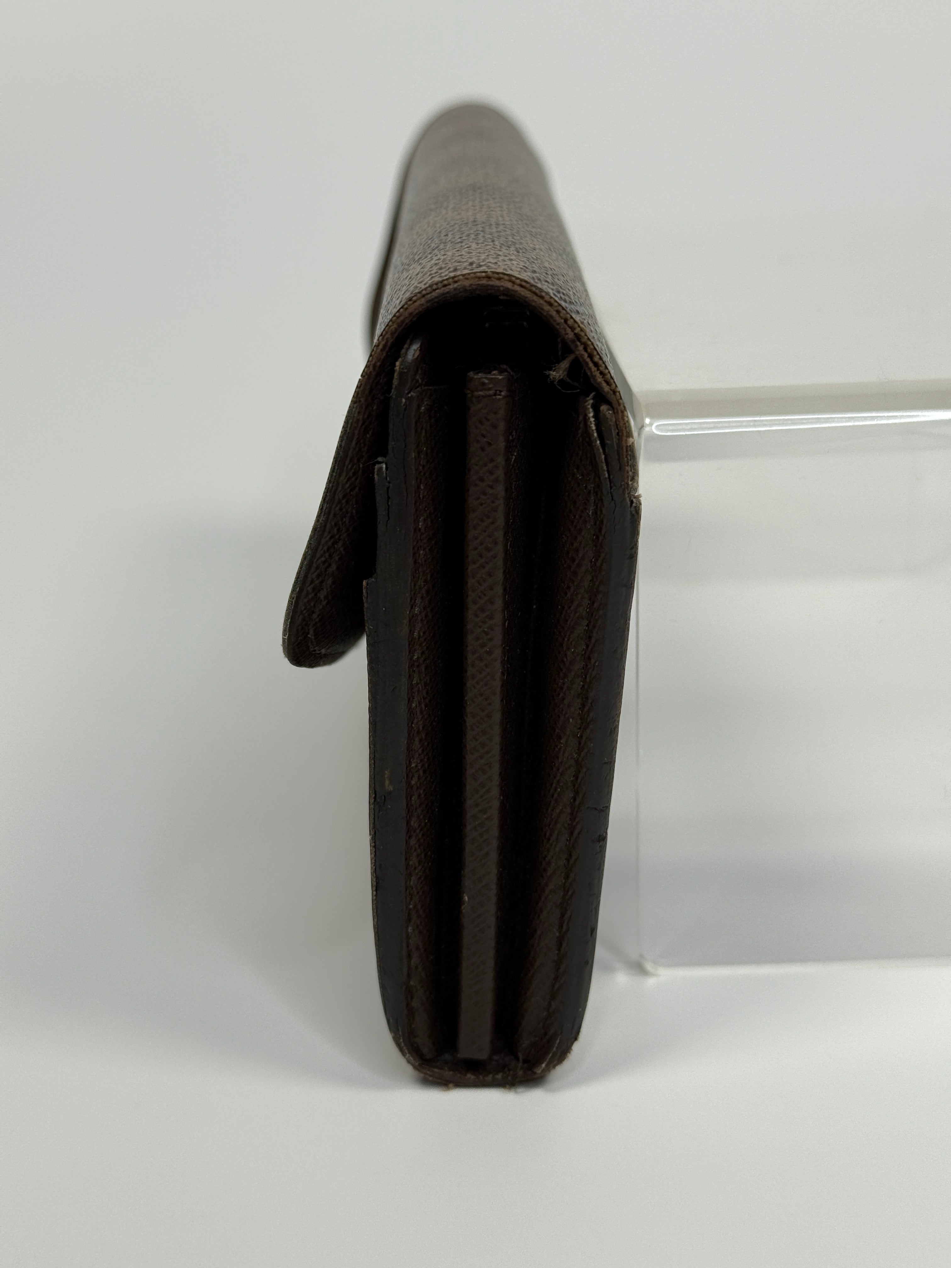 Authentic and preloved Louis Vuitton Sarah Wallet In a good condition verified by Luxe Cheshire