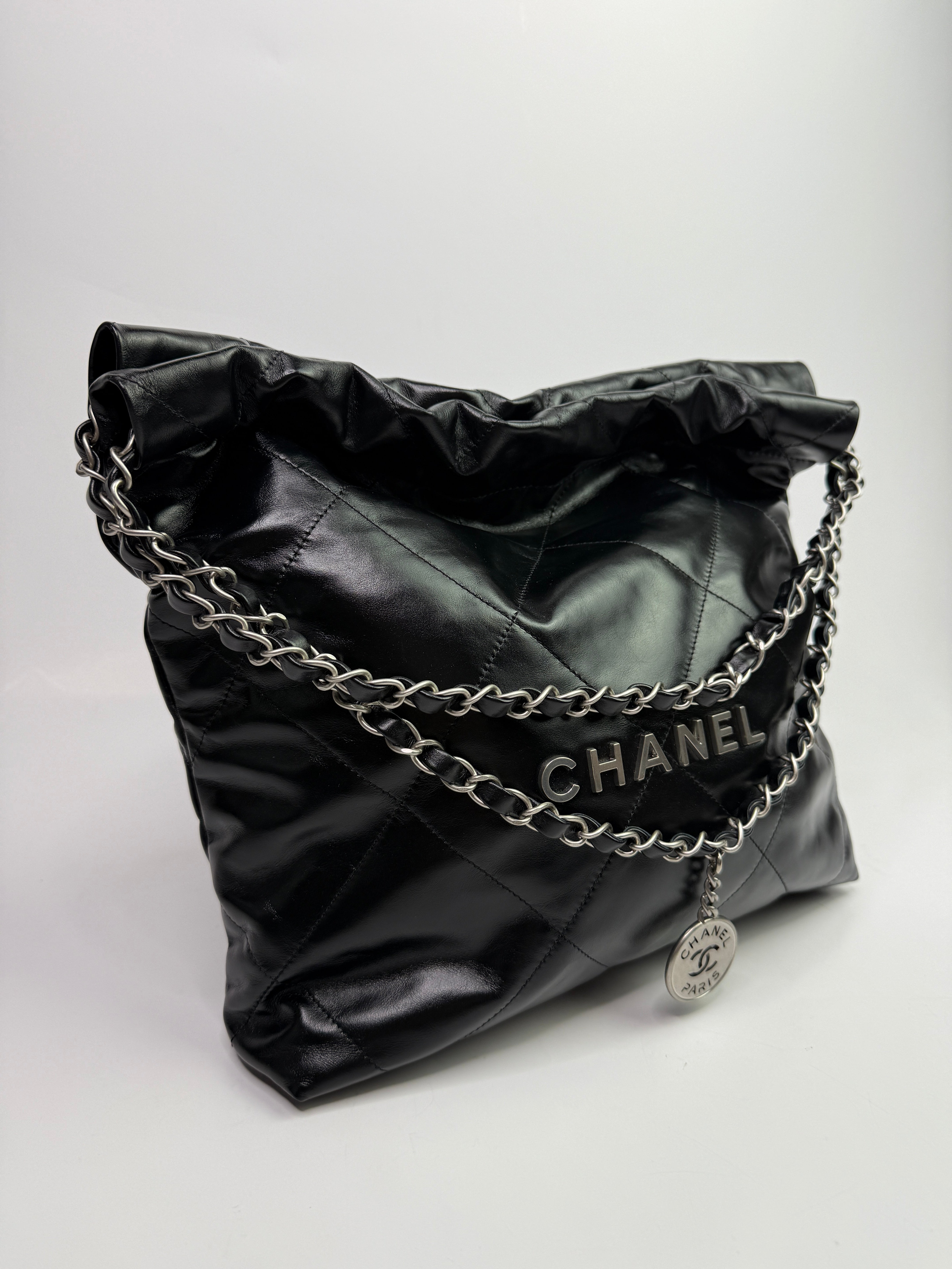 Chanel 22 Handbag In Black Calfskin Leather With SHW