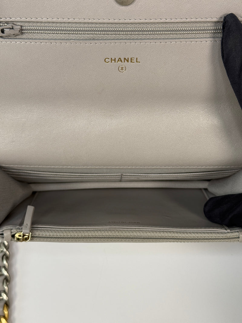 Chanel 19 Wallet On Chain