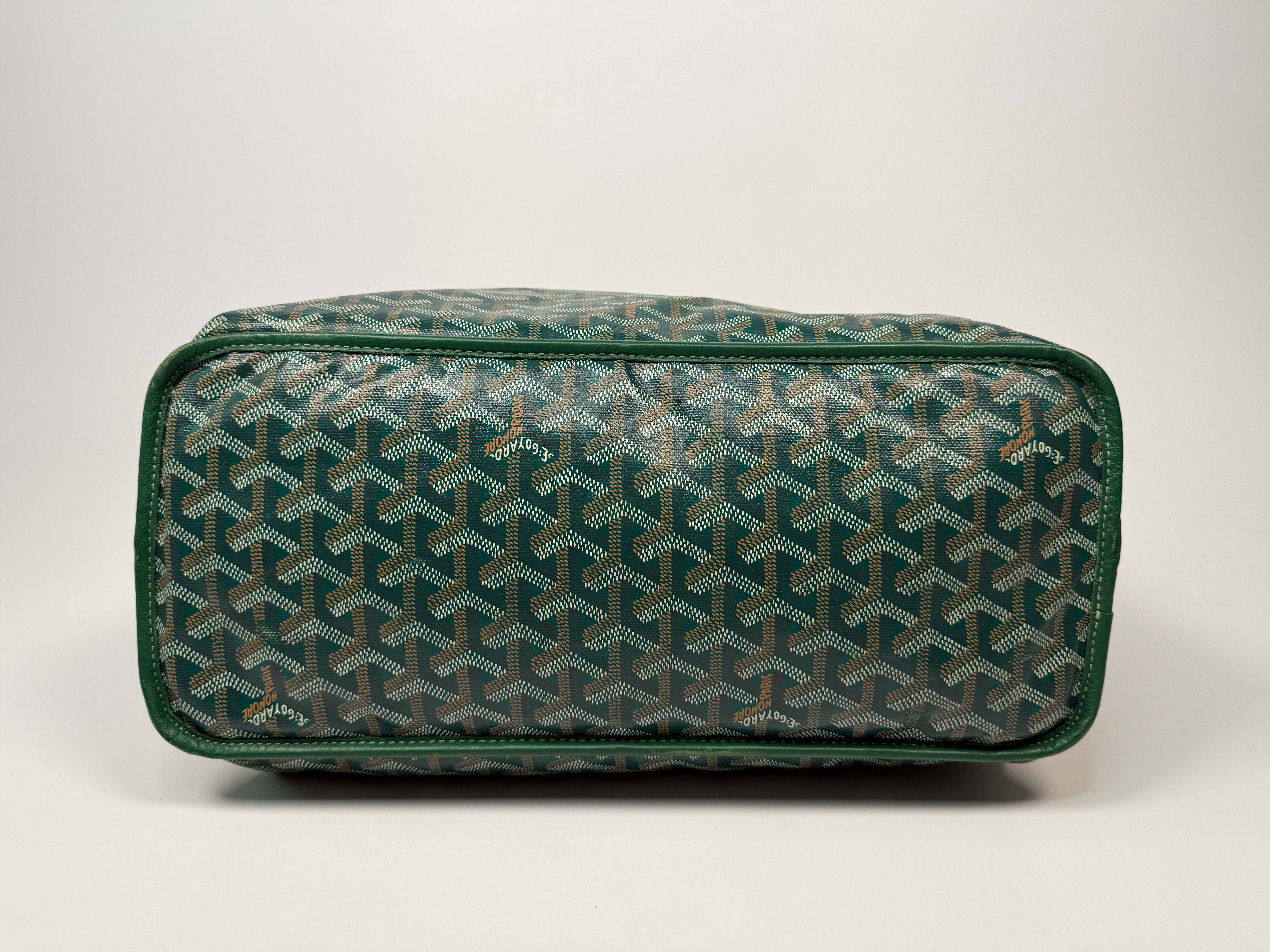Goyard Anjou GM Tote Bag In Green Goyadine Canvas Authentic and preloved in excellent condition. 