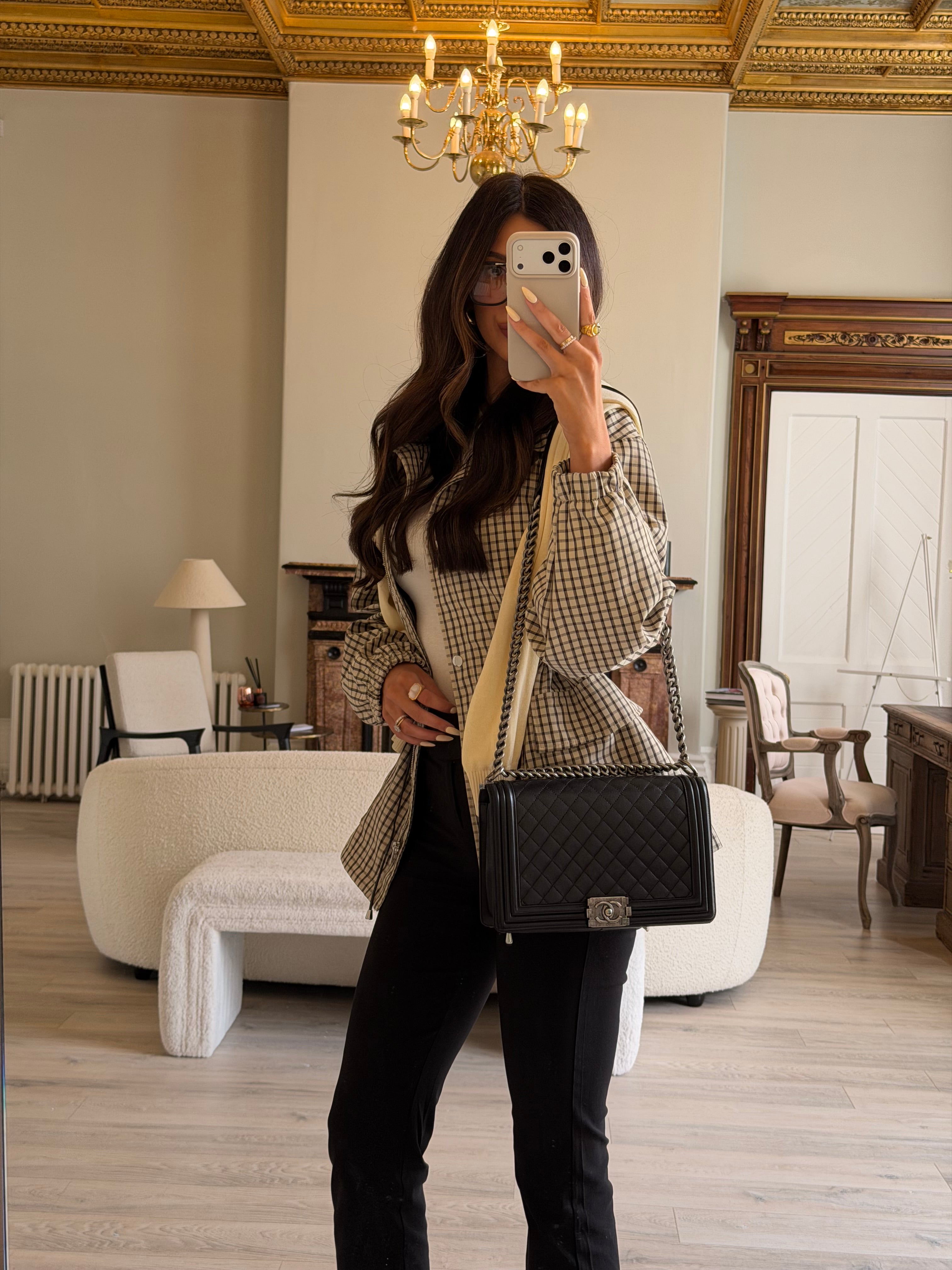 Chanel Black Lambskin Leather Large Boy Bag With Ruthenium In Excellent Condition. 100% Authenticity Guarantee 