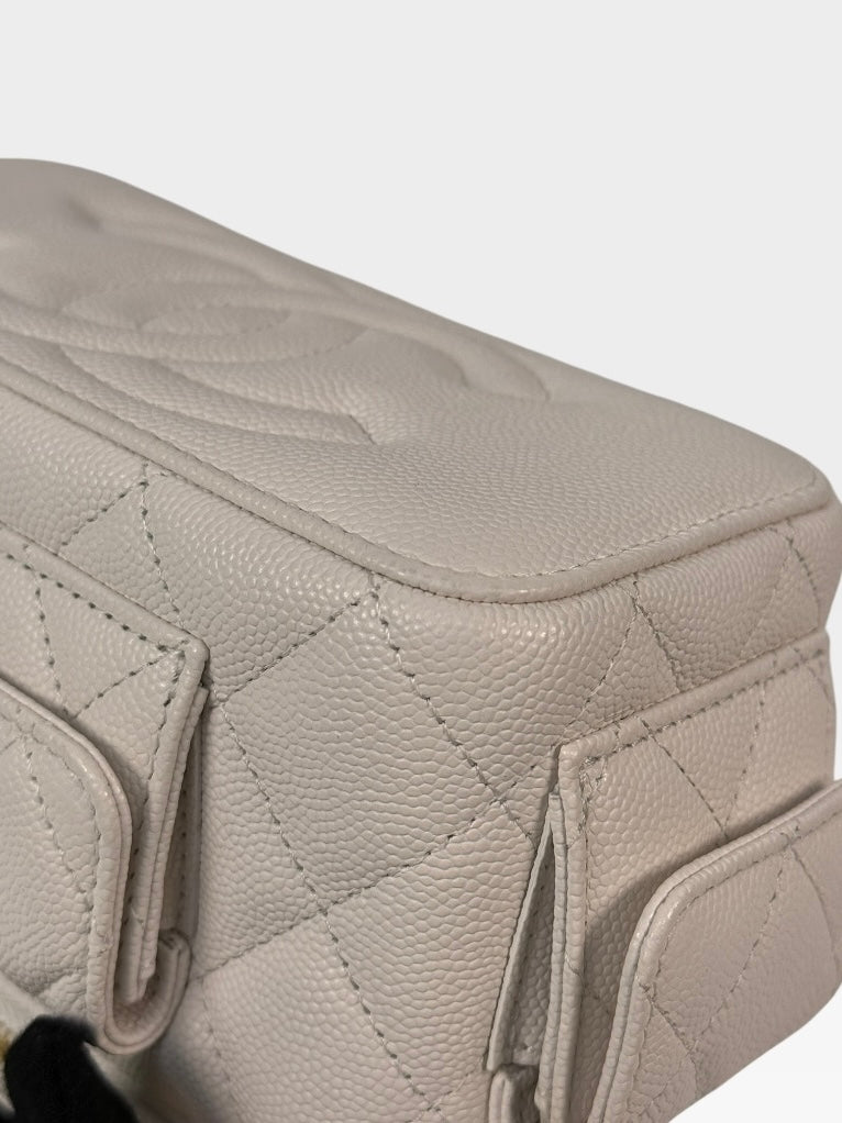 Chanel Vanity Top Handle  Multi Pockets In White Caviar Leather With Gold Hardware. 100% authentic and preloved in excellent condition