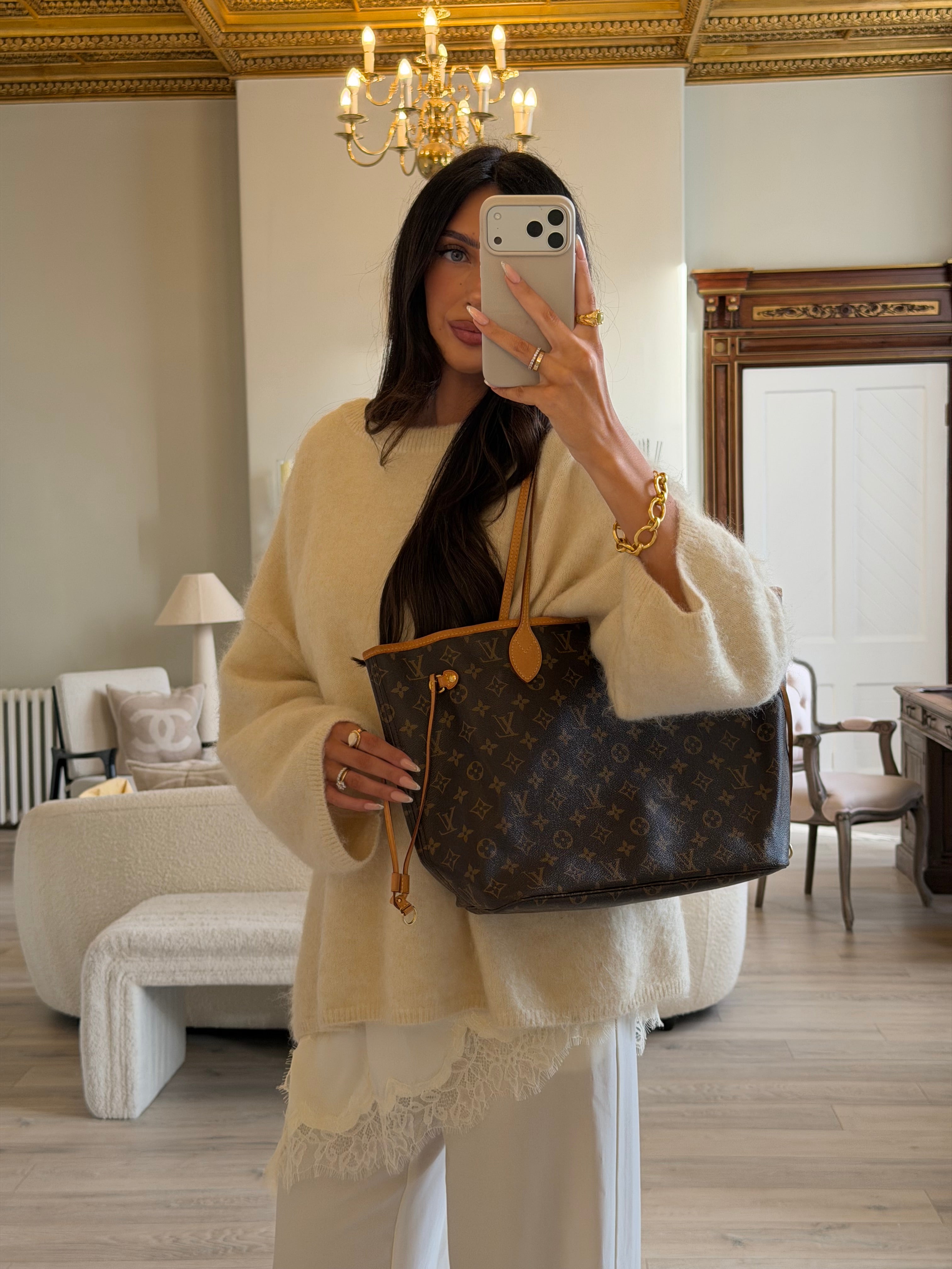 Louis Vuitton Neverfull MM Bag In Brown Monogram . Excellent. Authentic and preloved. 
