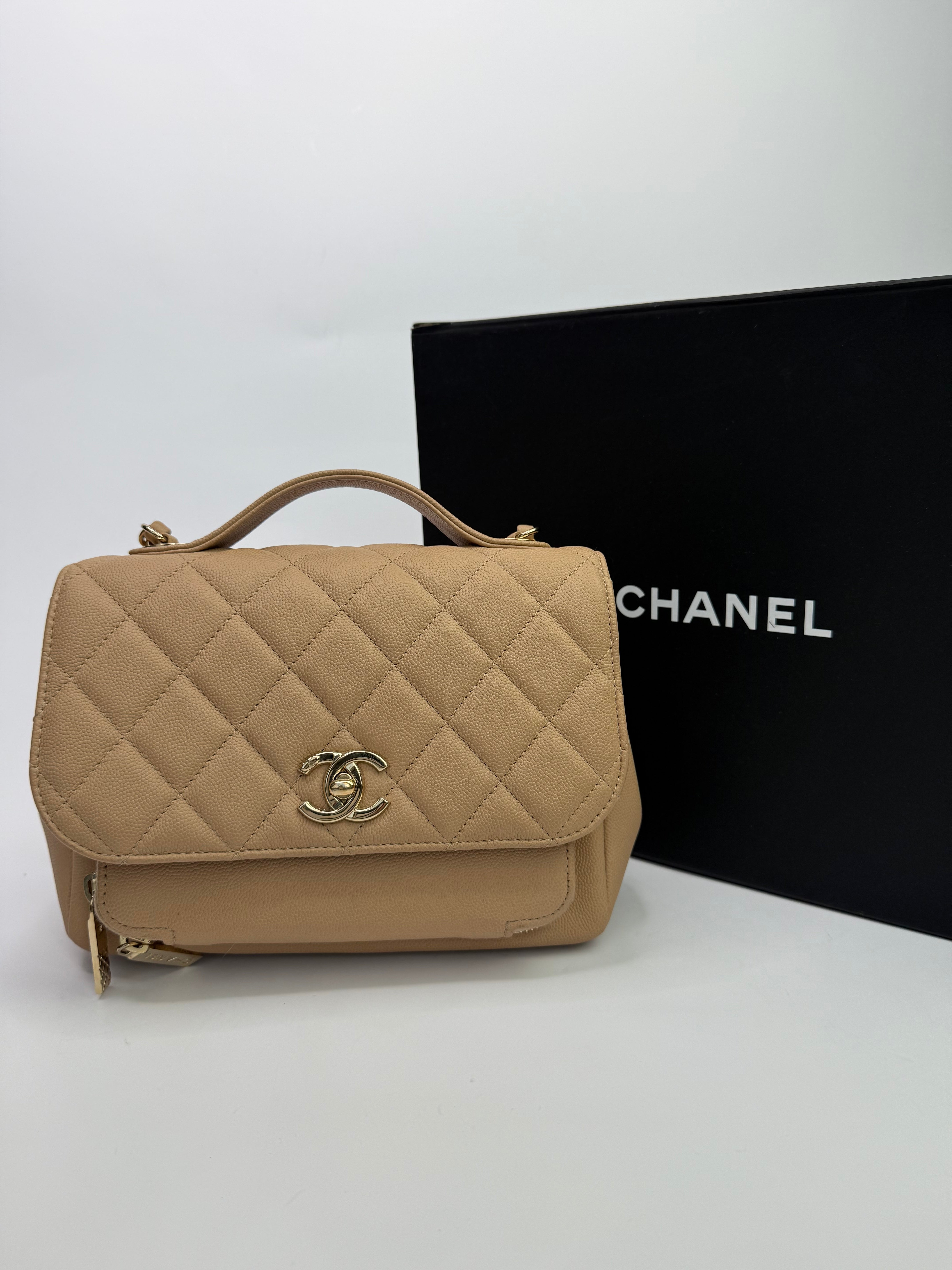 Chanel Small Business Affinity Bag
Pre Loved & Authentic 