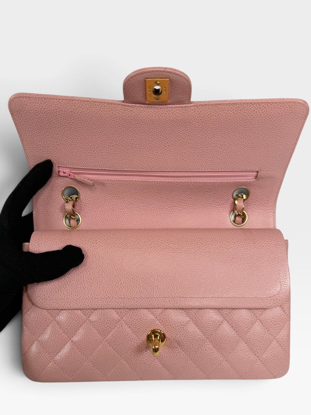 *RARE* Chanel Vintage Medium Classic Double Flap In Pink Caviar Leather With 24Kt Gold Hardware, authentic and preloved in overall excellent condition 100% guarantee.