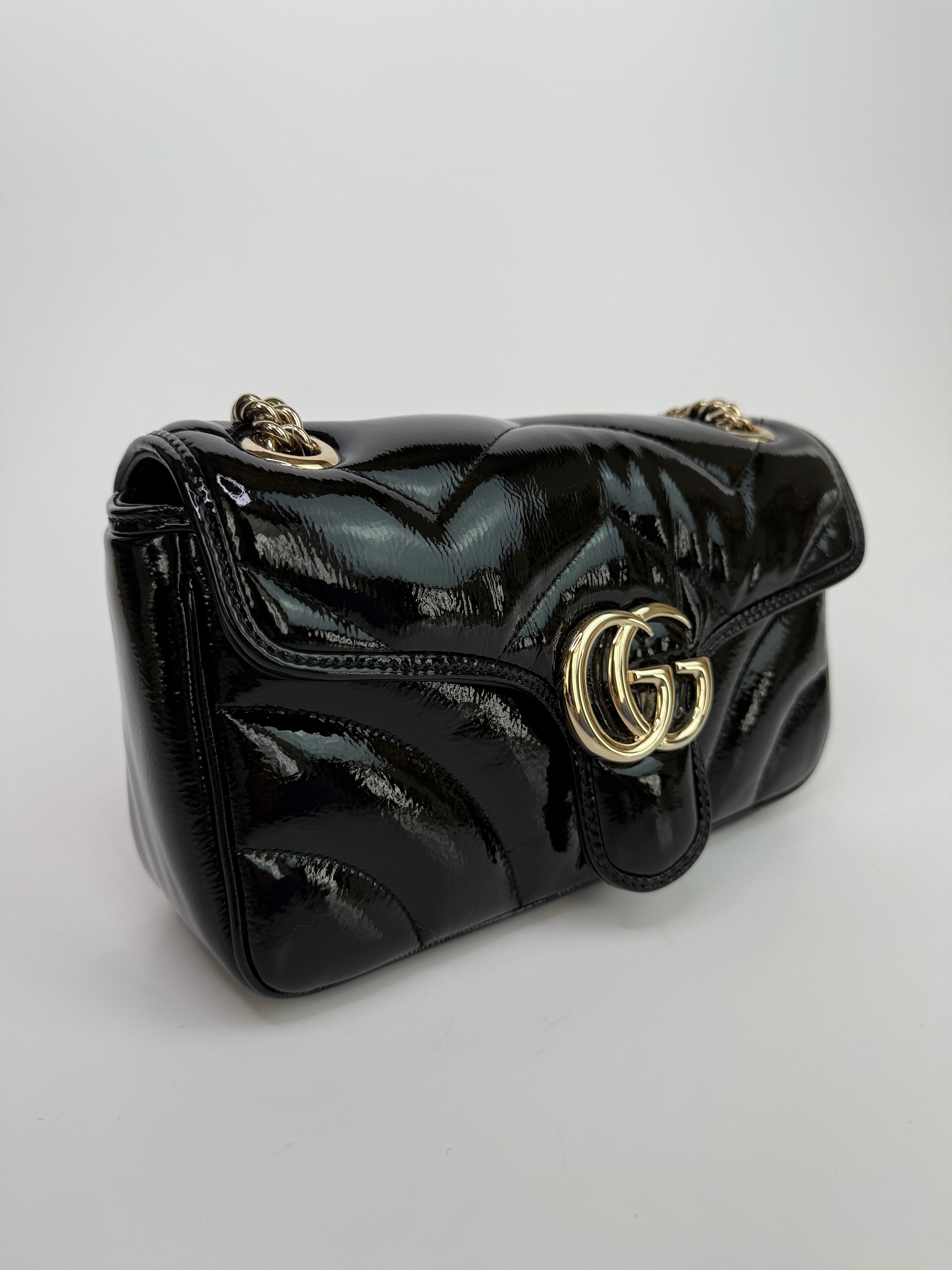 Gucci GG Medium Marmont Matelasse Shoulder Bag