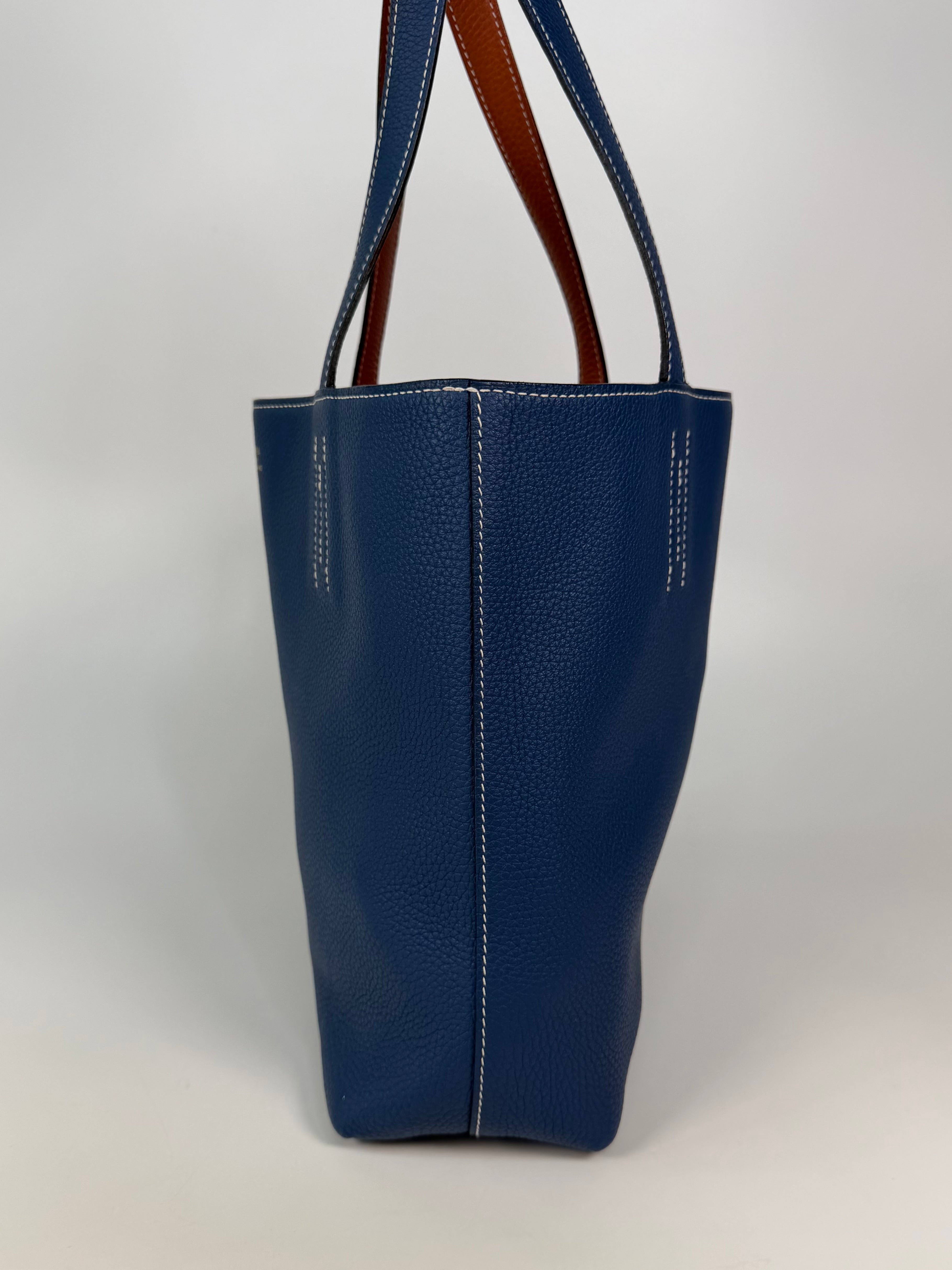 Hermès Double Sens In Bleu Leather
Authentic Pre Loved Verified by Luxe Cheshire Trusted Designer resale