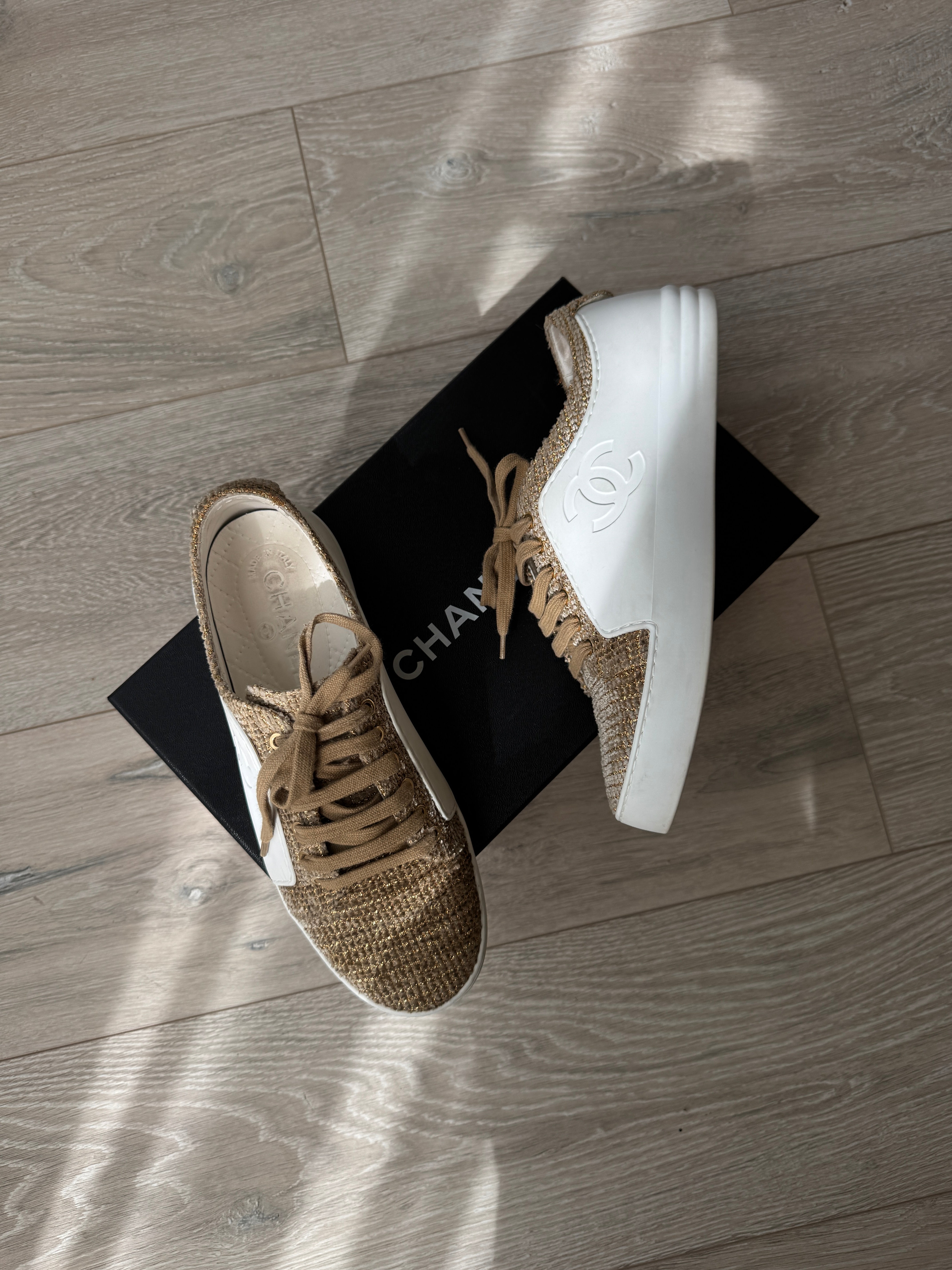 Chanel White Leather Metallic Tweed CC Low Top Sneakers (Size 37.5/UK4.5)