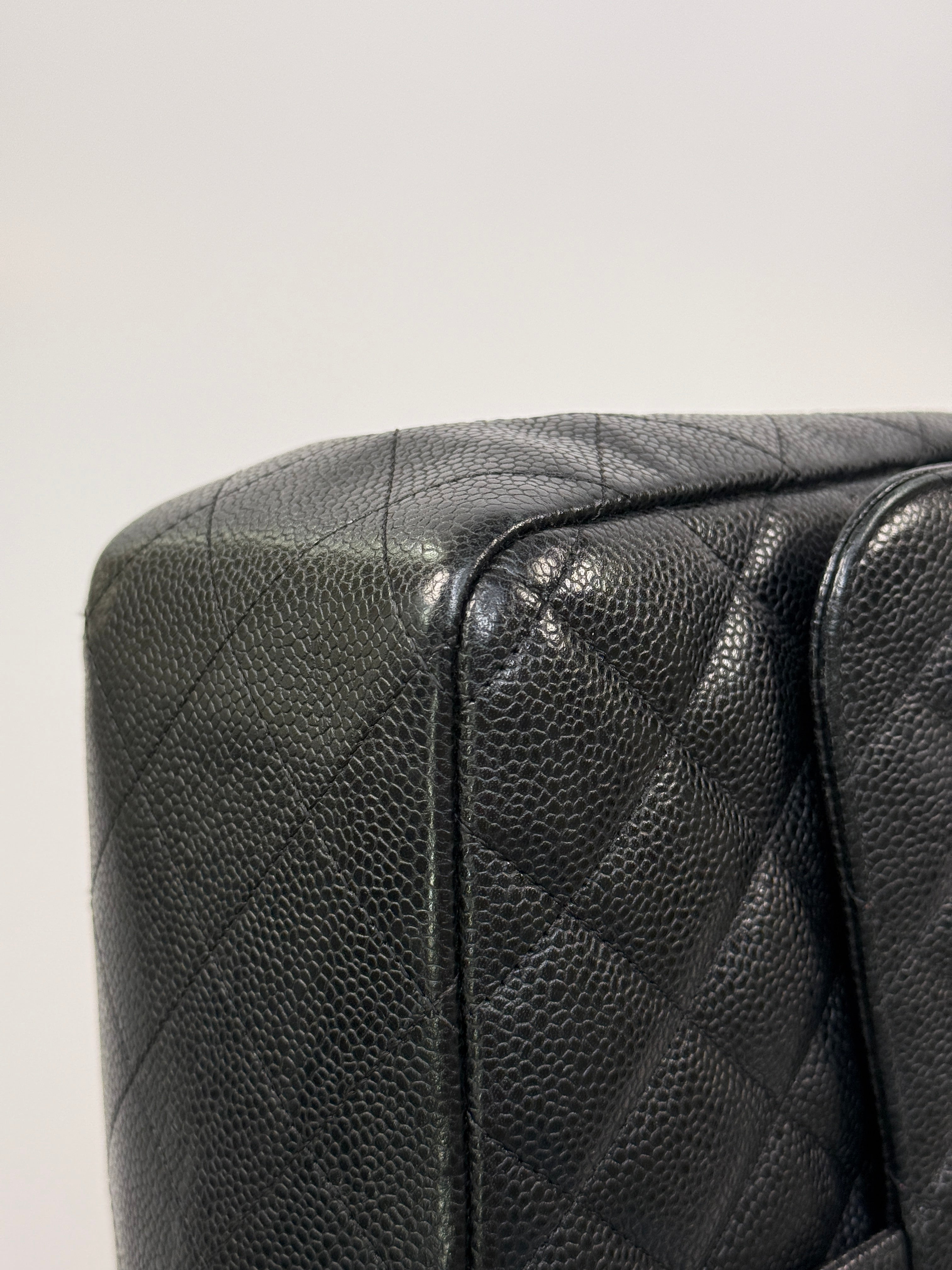 Chanel Classic Jumbo Flap Bag In Black Caviar LeatherWith Gold Hardware
Pre Loved & Authentic 