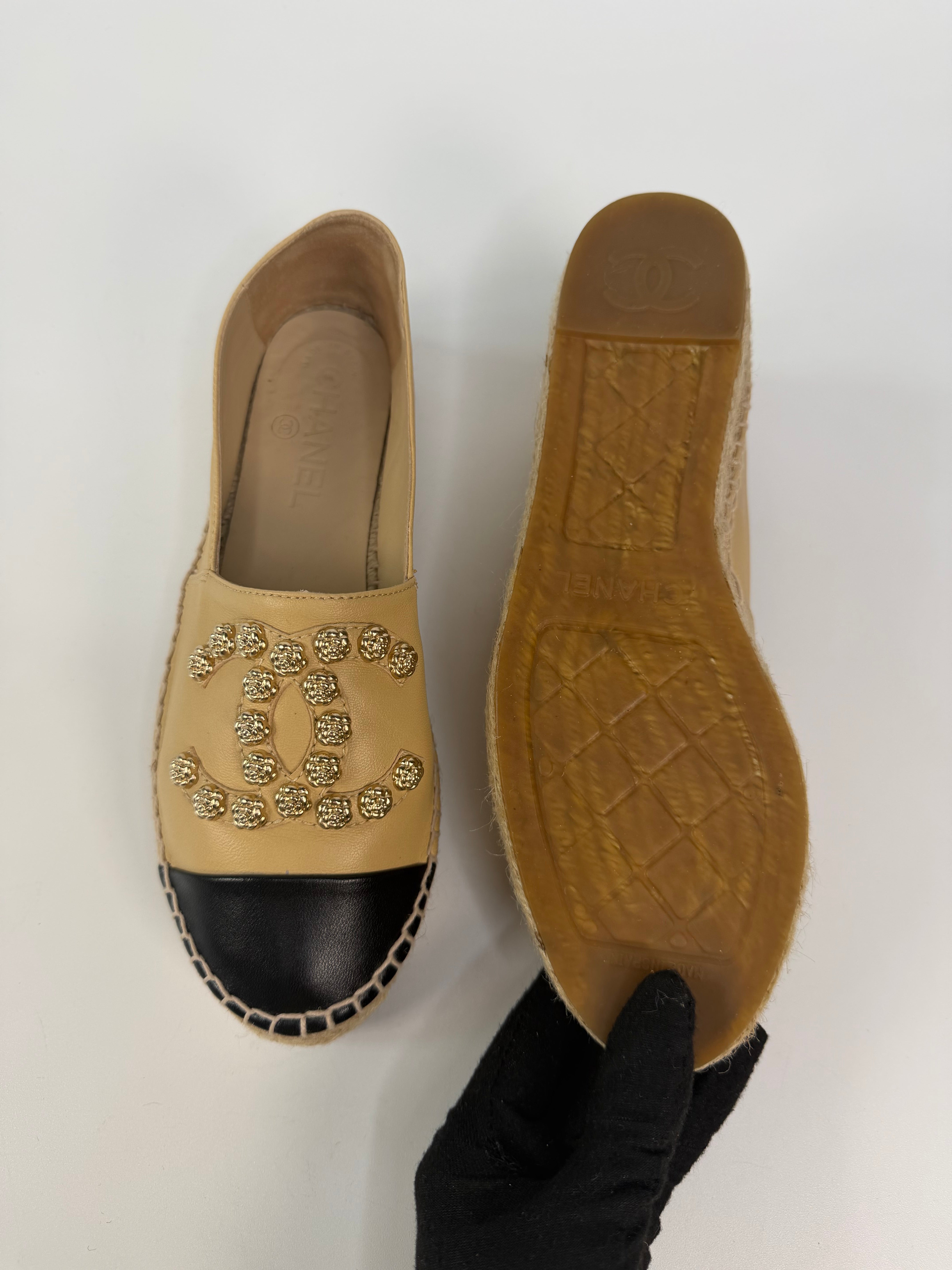 Chanel Gold Beaded CC Espadrilles In Beige & Black Lambskin (Size 37/UK4). 100% authentic and preloved in excellent condition