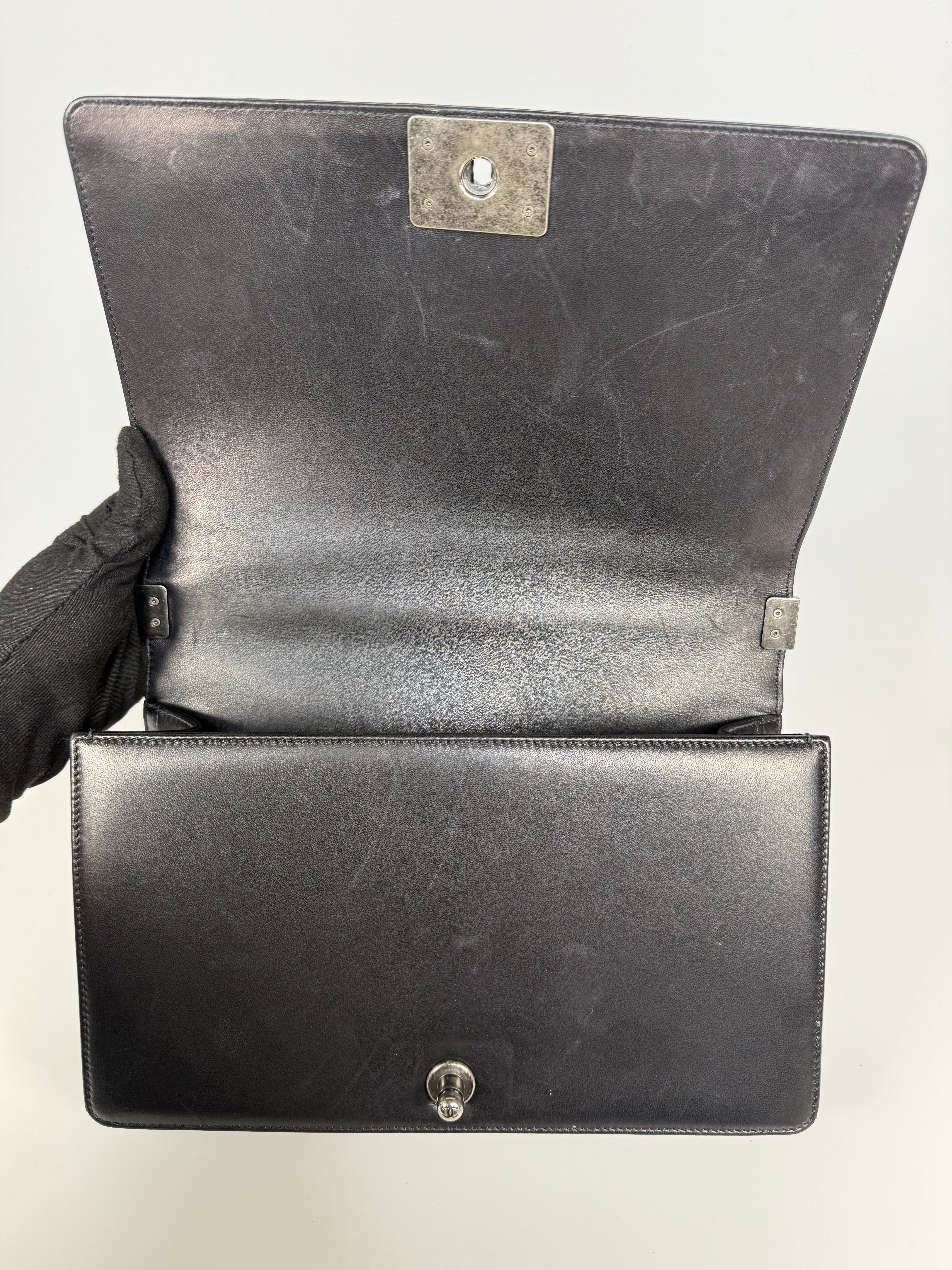Chanel Black Lambskin Leather Large Boy Bag With Ruthenium In Excellent Condition. 100% Authenticity Guarantee 