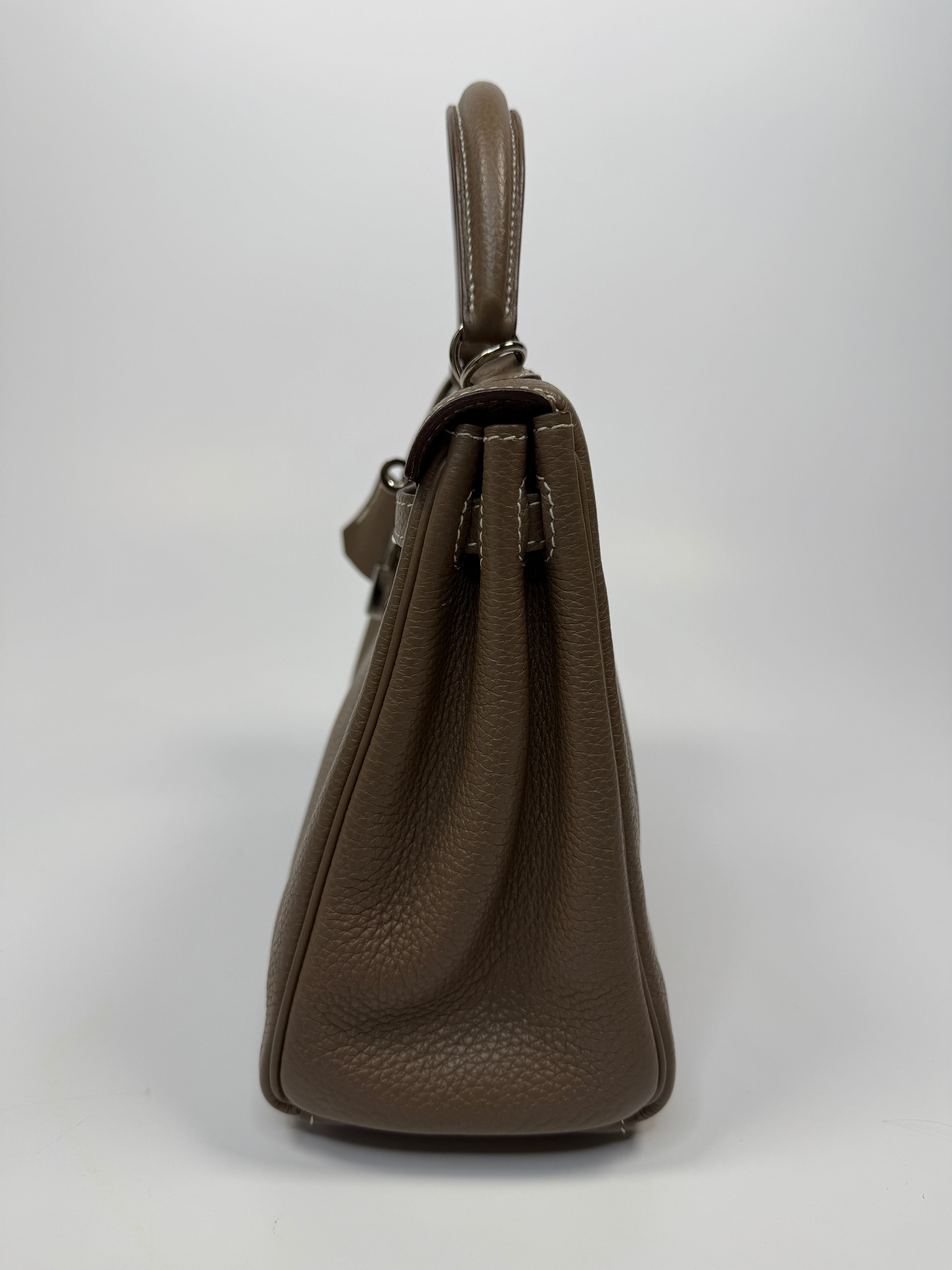 Hermès Kelly 25 In Etoupe Togo Leather With PHW