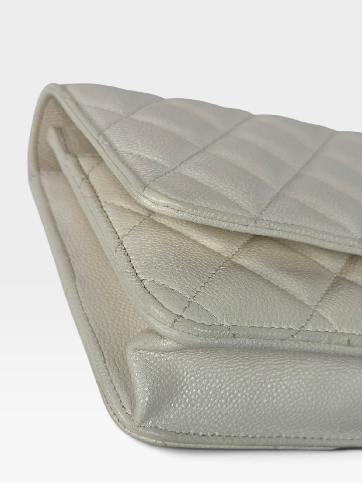 Chanel Wallet On Chain In White Caviar Leather With Gold Hardware. 100% authentic and preloved in excellent condition. 
