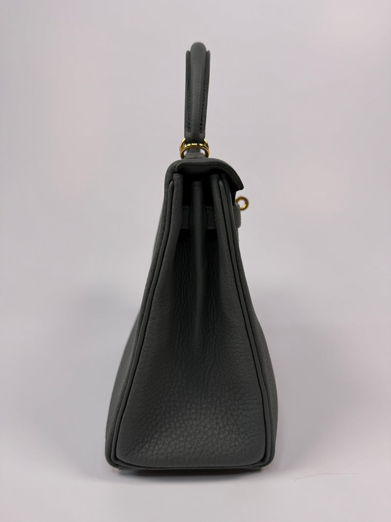 Hermès Kelly 25 In Vert Amande Togo Leather With GHW