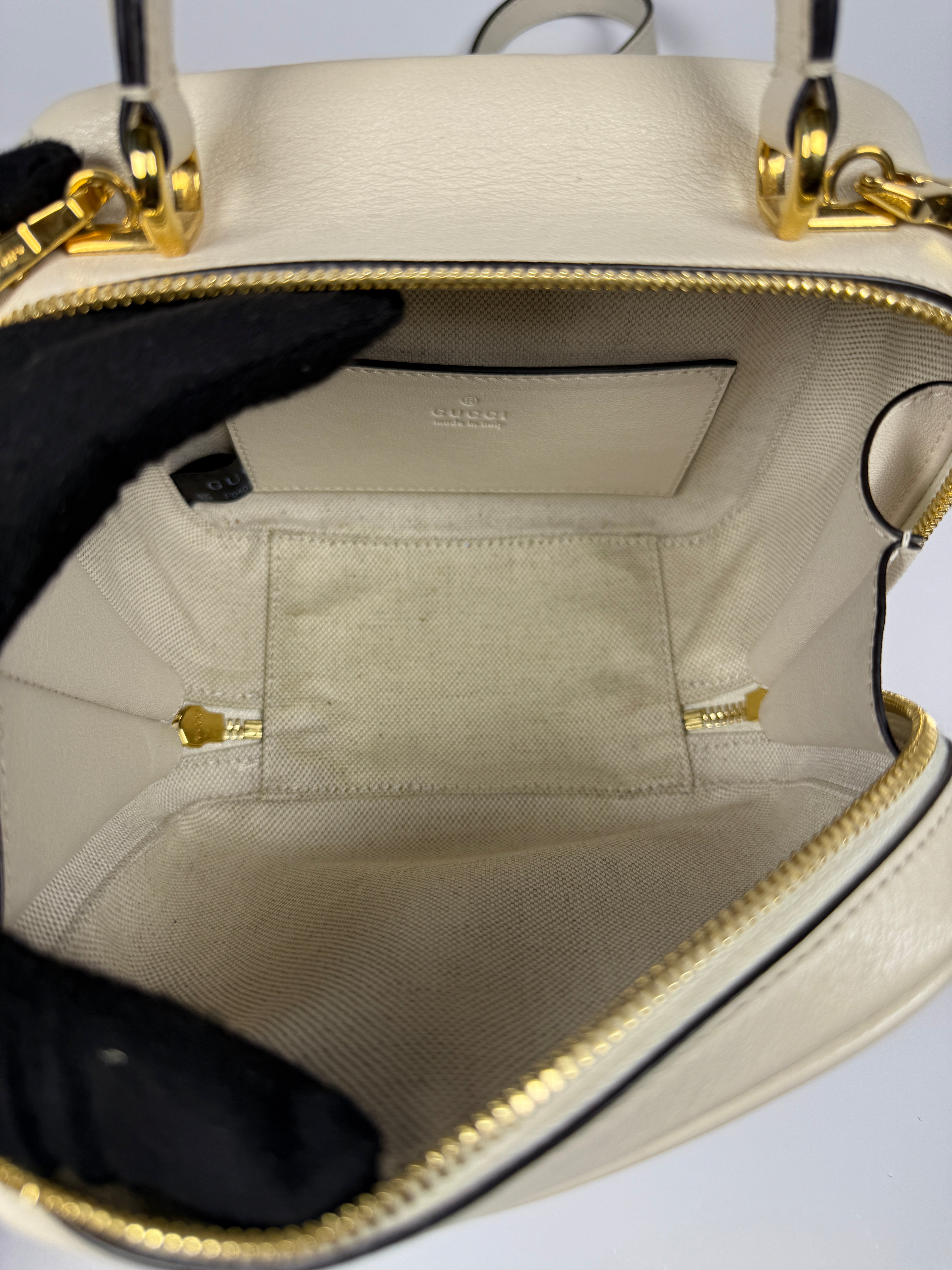 Gucci Blondie Leather Top Handle Bag In Cream Leather With Gold Hardware 100% Authentic and preloved in very good condition