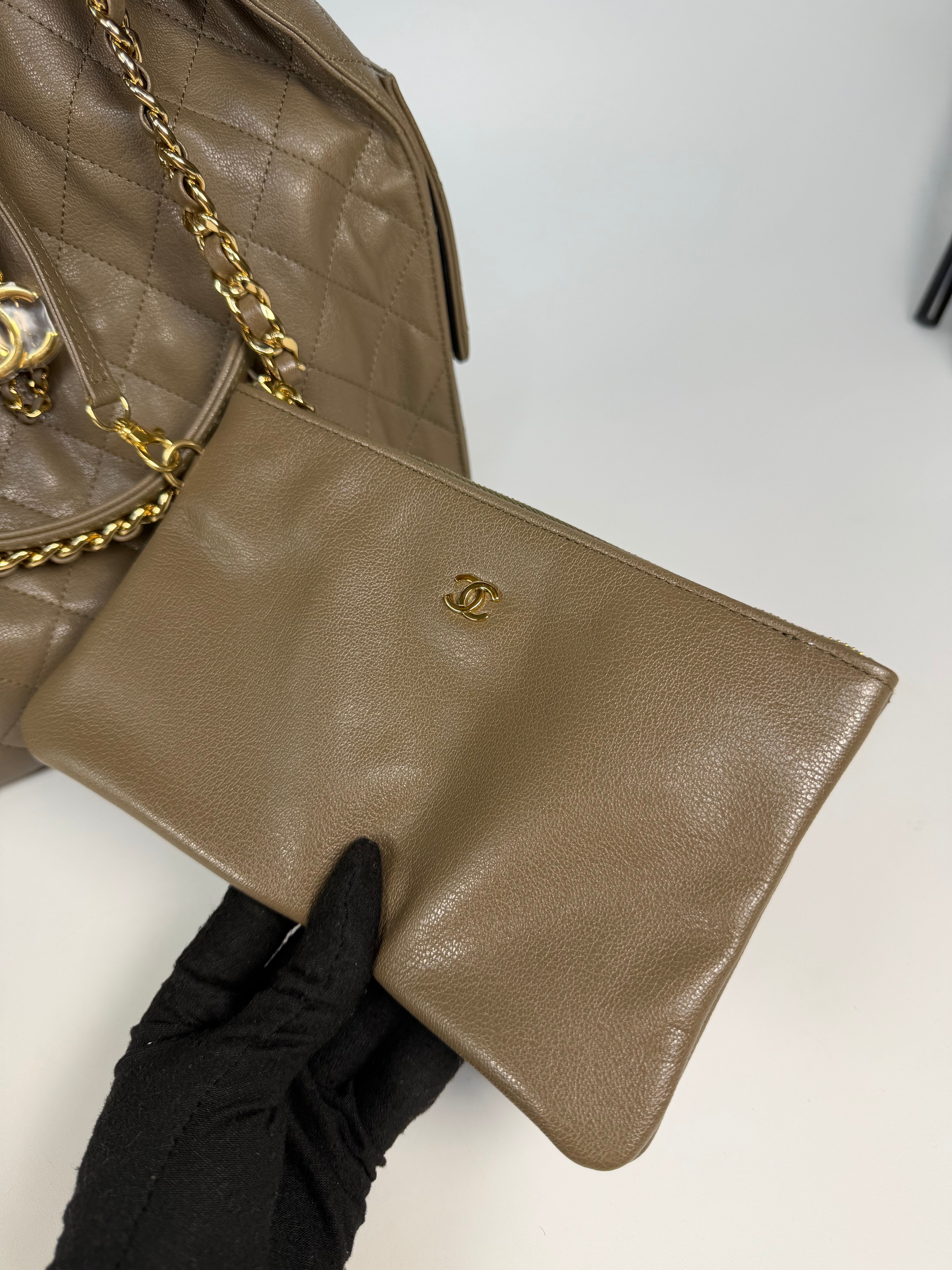Chanel 25 Medium In Khaki Grained Calfskin With Gold Hardware