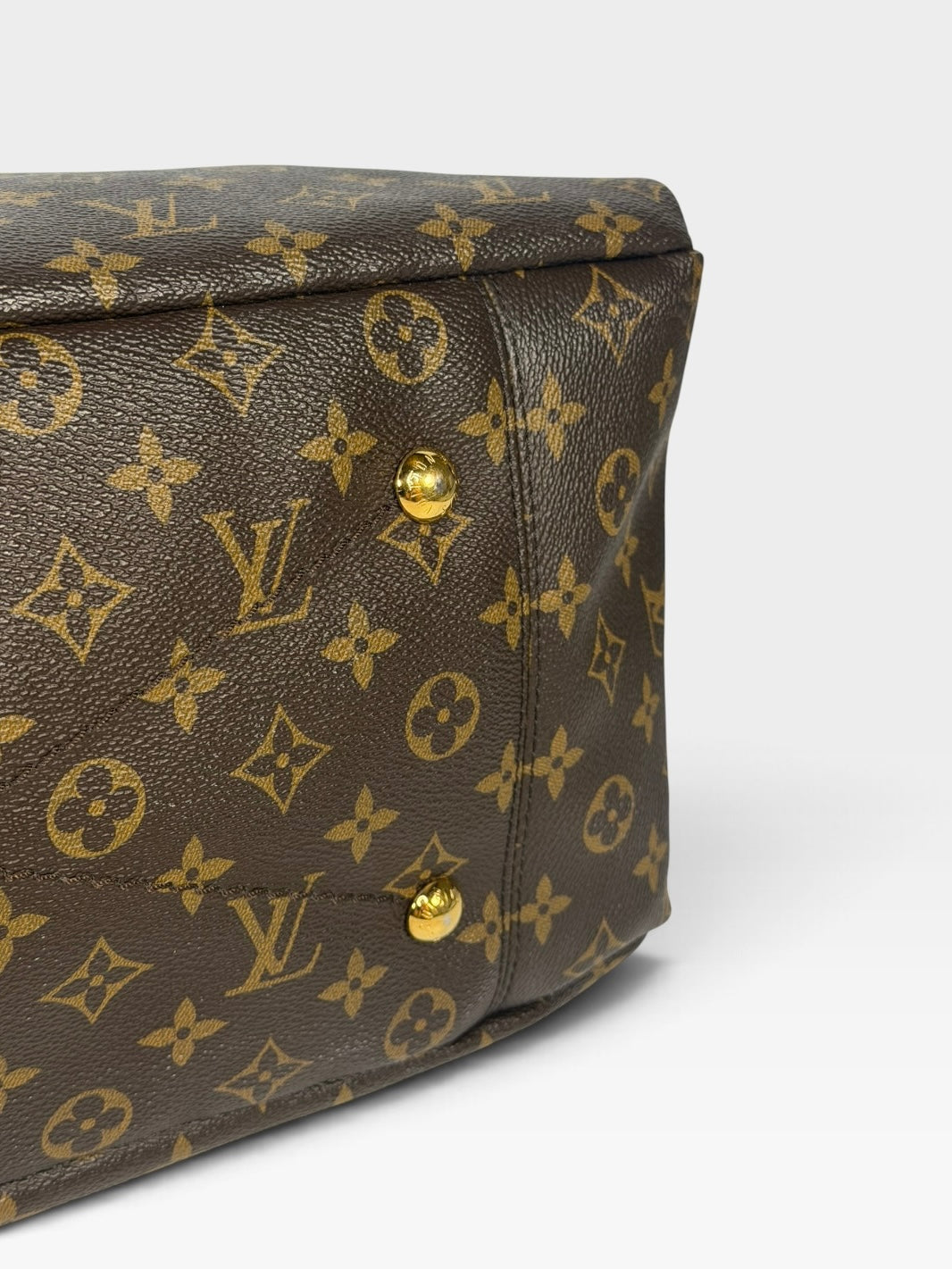 Louis Vuitton Monogram Artsy MM Shoulder Bag 100% authentic and preloved in excellent condition 