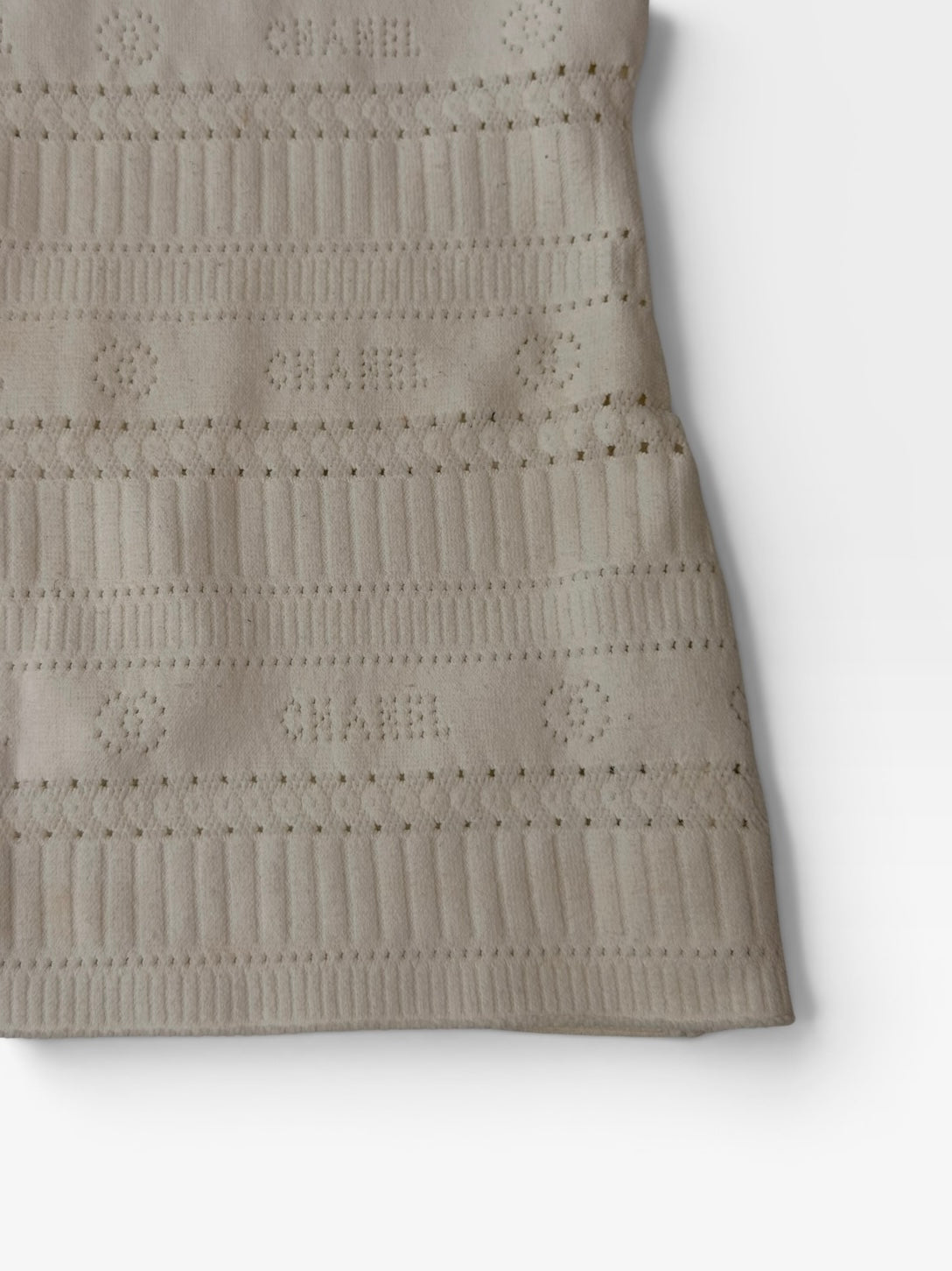 Chanel Vintage Logo Pointelle Knit Sleeveless Tank Top In White Cotton (Size 34/UK8)