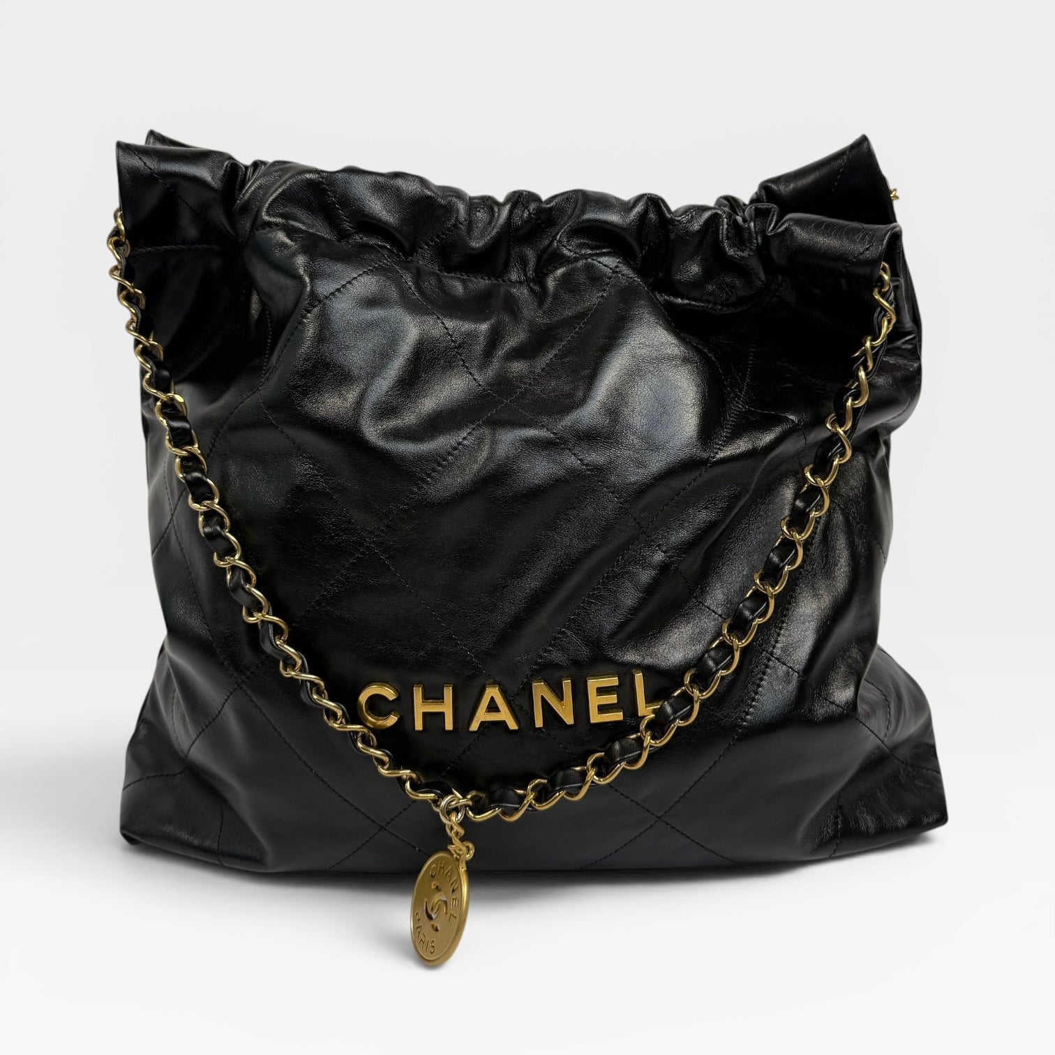 Chanel 22 Handbag In Black Calfskin Leather With Gold Hardware