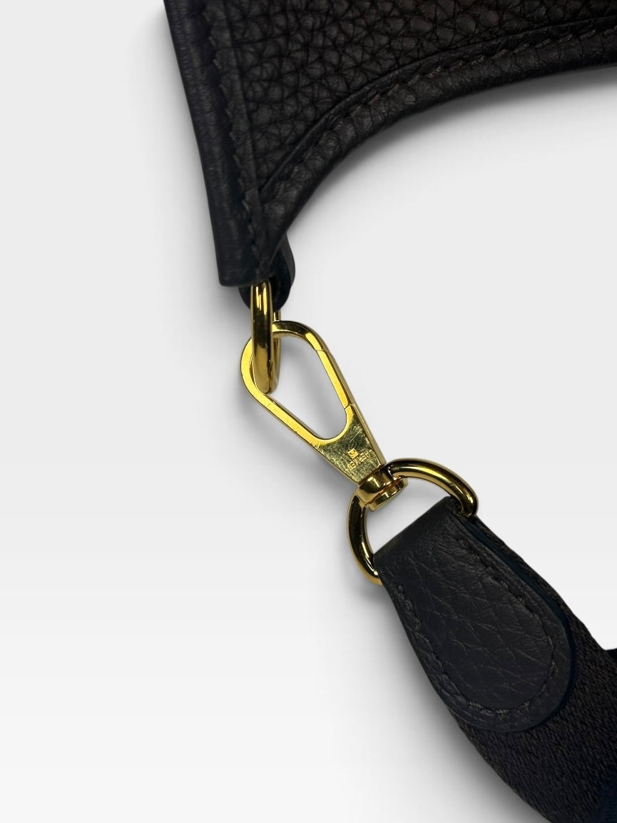 Hermès Evelyne TPM In Ebene Clemence Leather With Gold Hardware. 100% authentic and pre loved in excellent condition. 