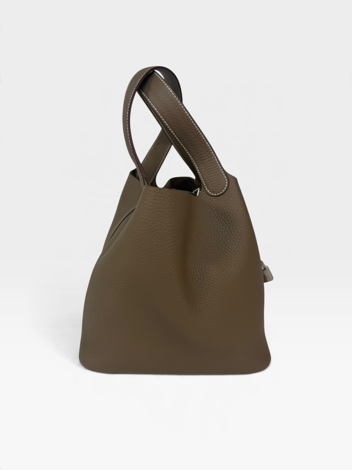 Hermès Picotin 22 In Etoupe Clemence Leather With Palladium Hardware. Authentic and preloved in new and unused condition. 100% guarantee