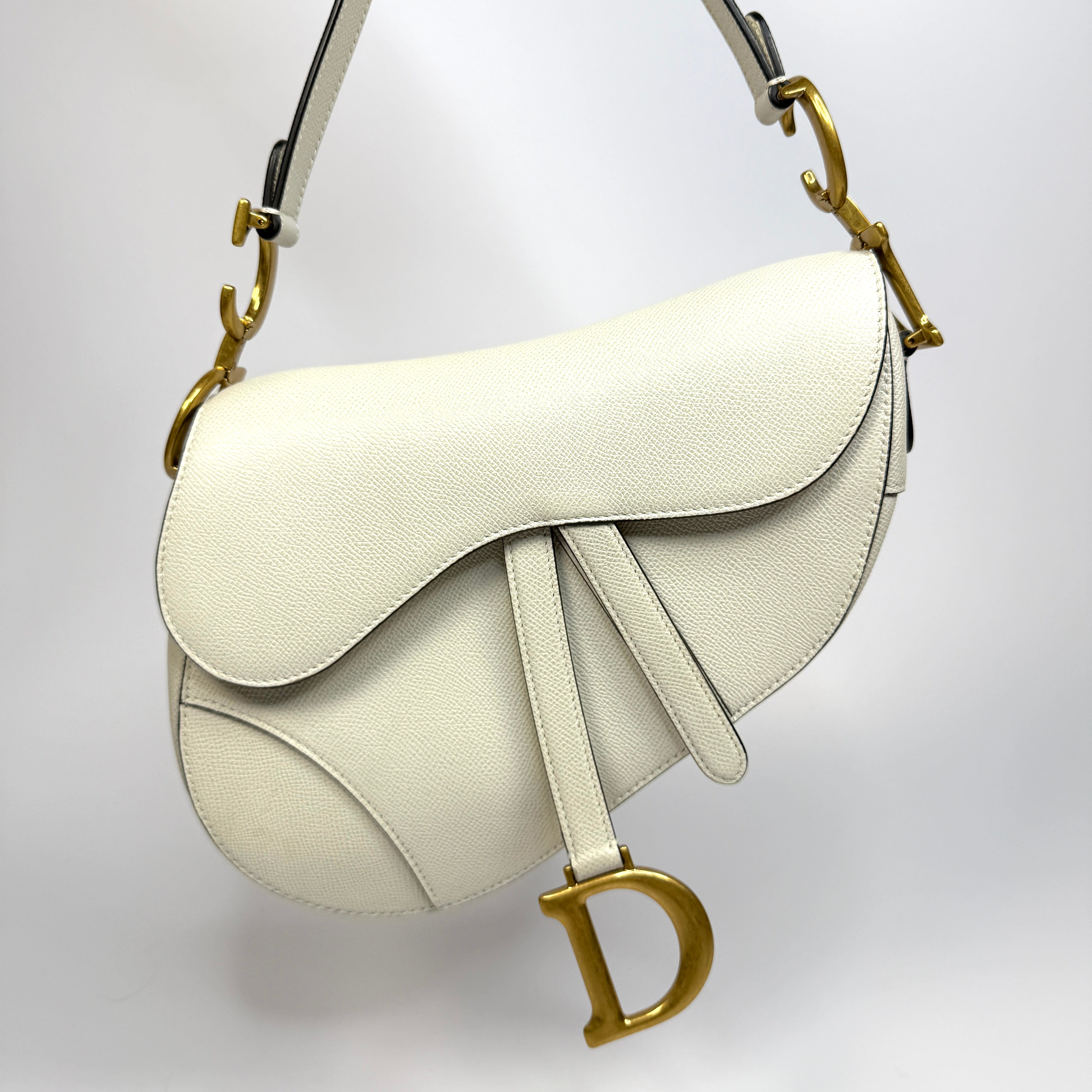 Christian Dior Saddle Bag In Latte