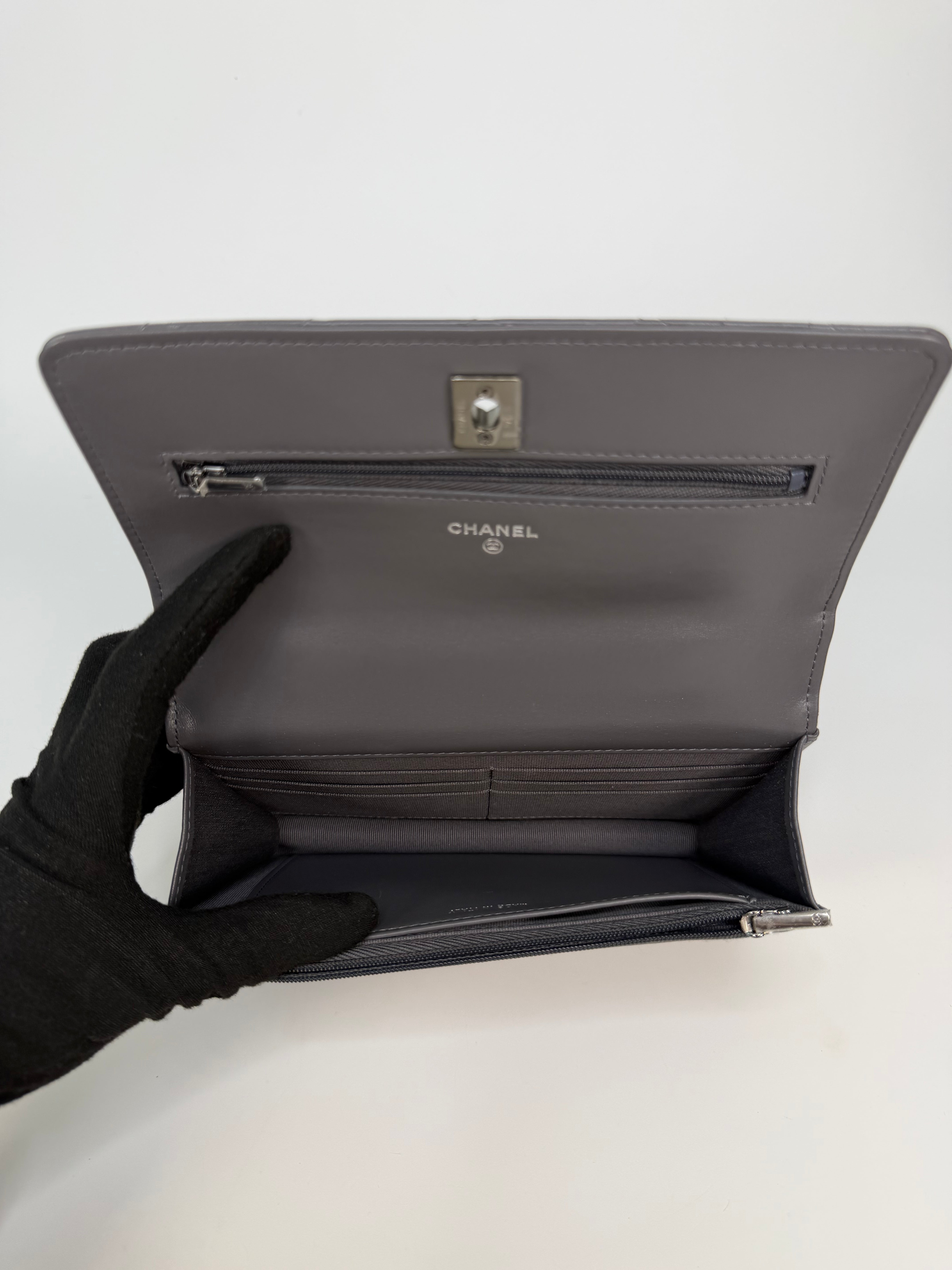 Chanel Wallet On Chain Top Handle In Grey Lambskin With Ruthenium Hardware. Authentic and preloved in excellent condition. 100% guarantee